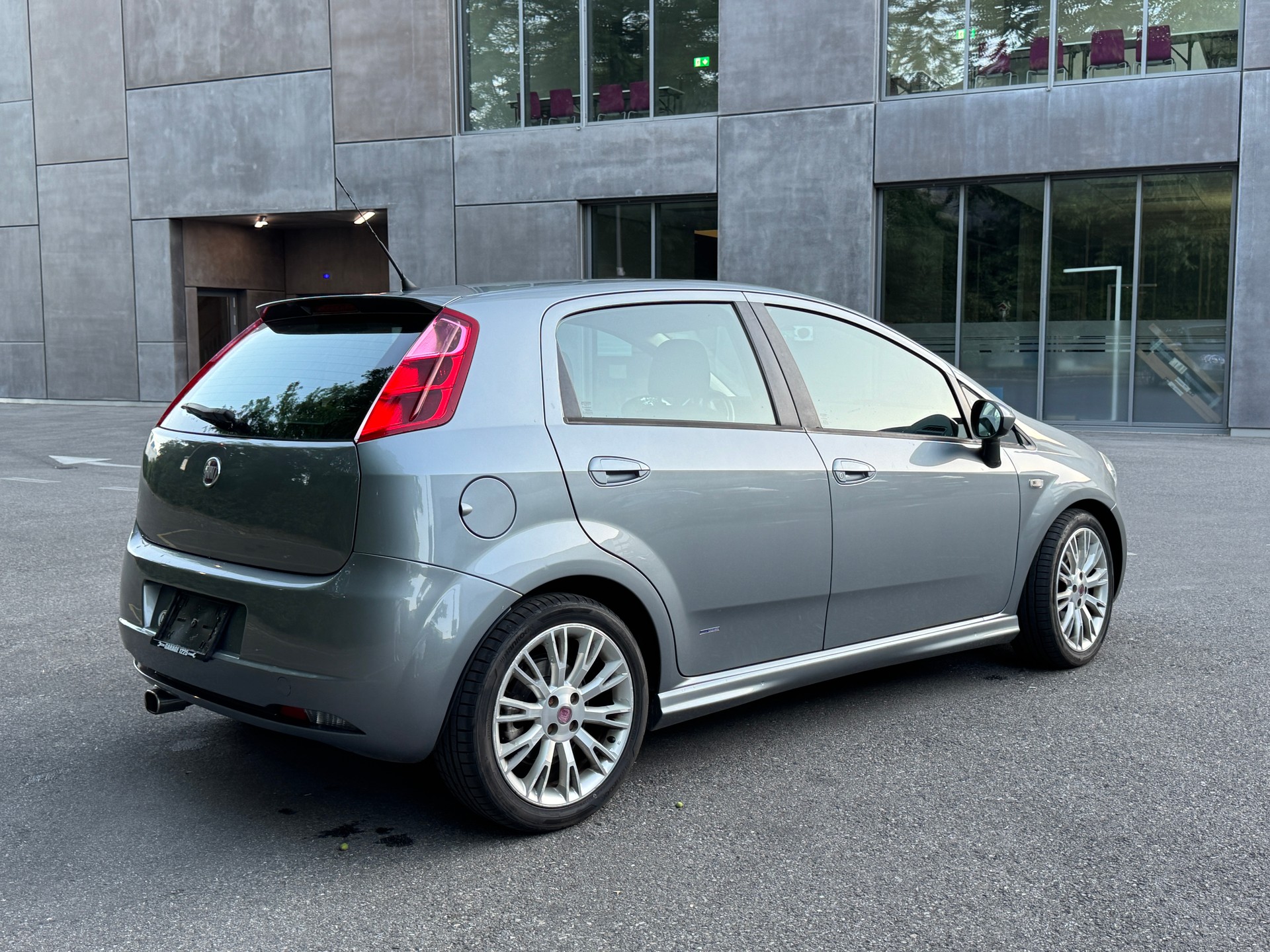 FIAT Punto 1.4 16V Turbo Sport-image-5