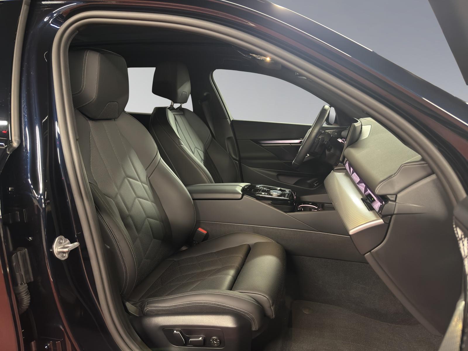 BMW 540d xDrive Touring M-SportPaket-image-17