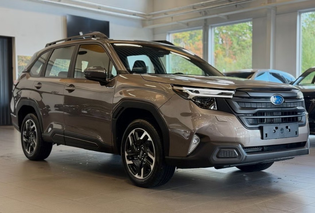SUBARU Forester 2.0i e-Boxer Advantage Lineartronic-image-1