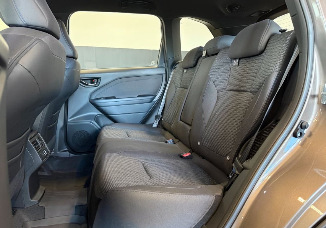 SUBARU Forester 2.0i e-Boxer Advantage Lineartronic-image-11