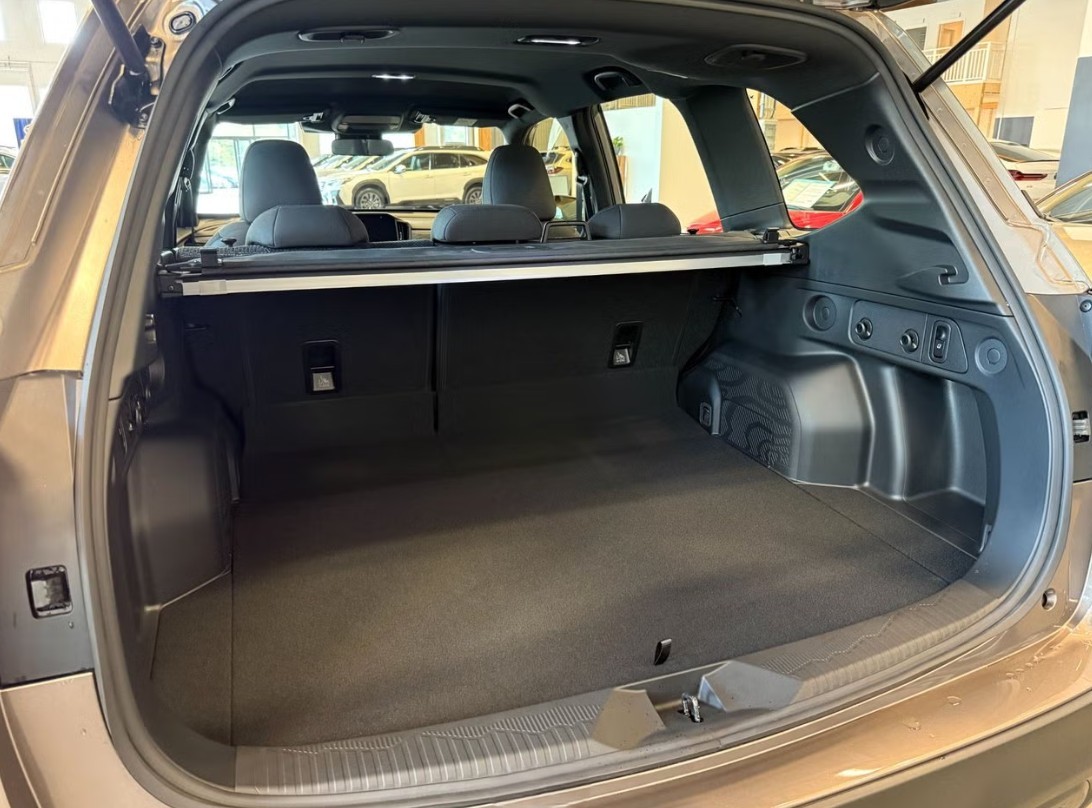 SUBARU Forester 2.0i e-Boxer Advantage Lineartronic-image-15