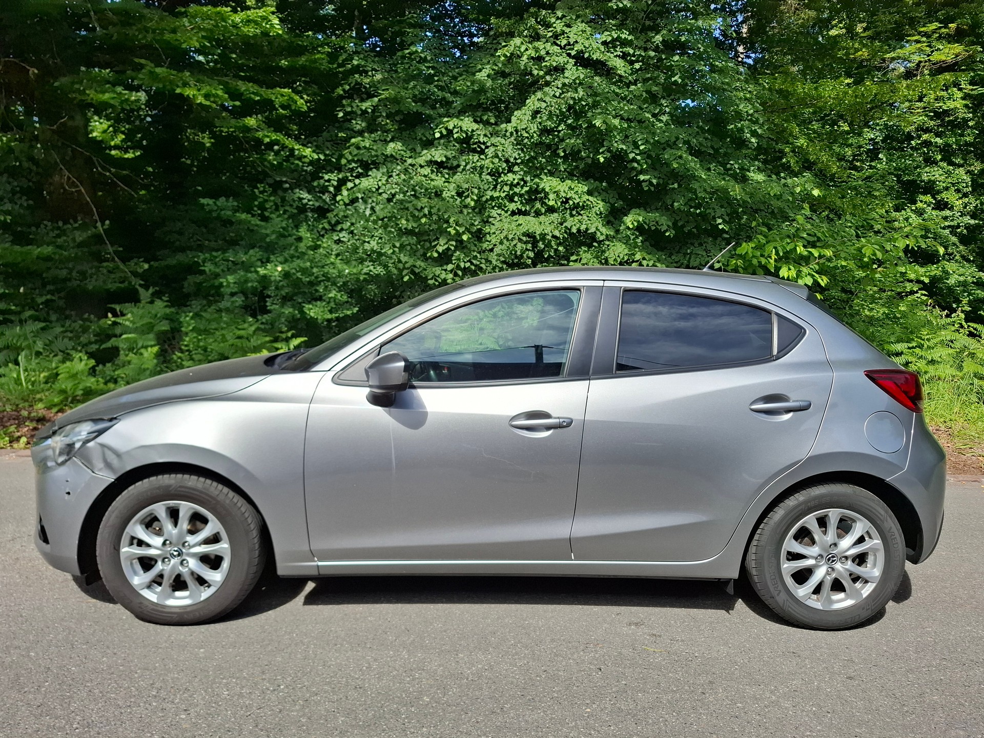 MAZDA 2 1.5 CD 16V Skyactiv-D Revolution-image-4