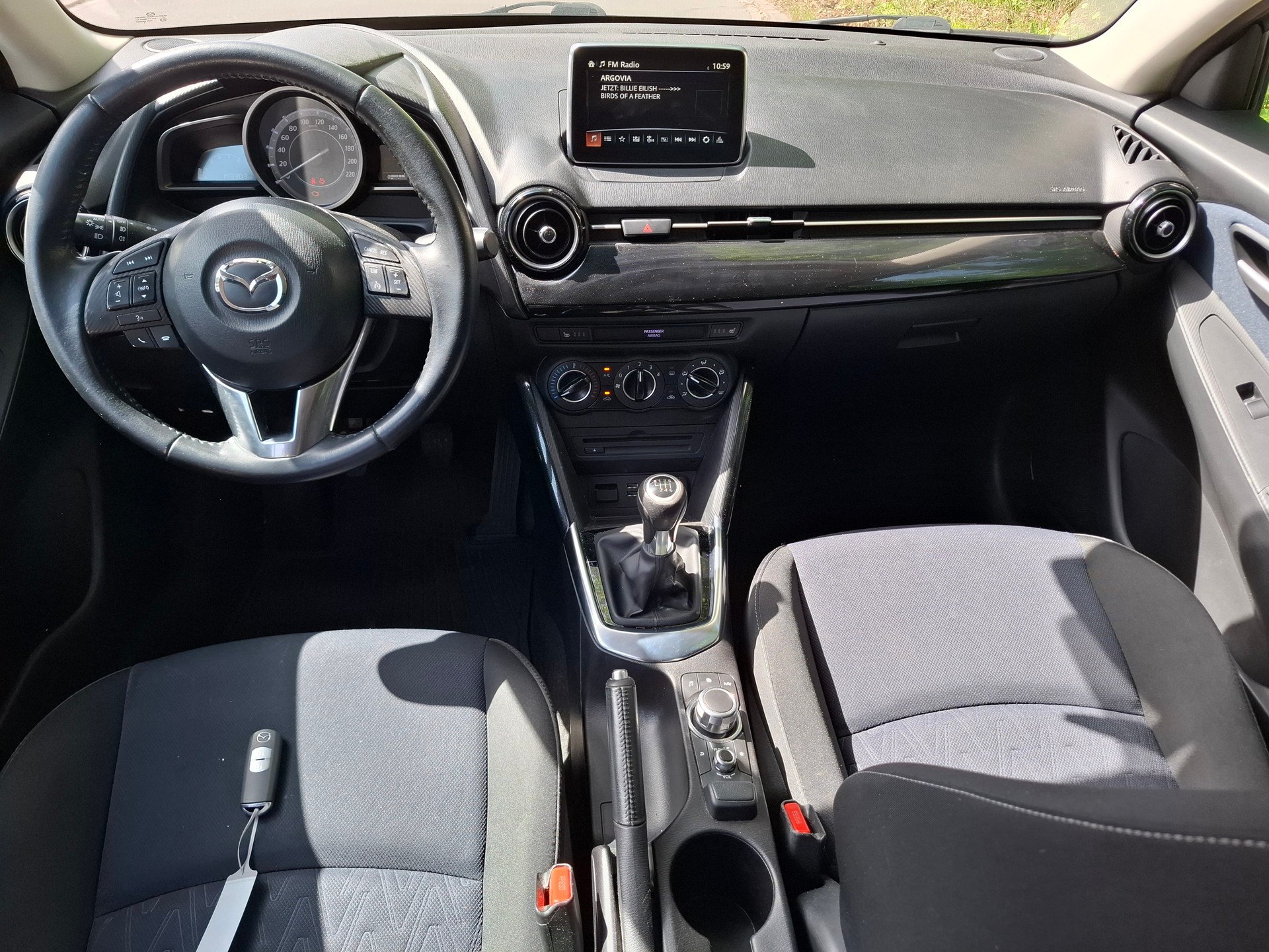 MAZDA 2 1.5 CD 16V Skyactiv-D Revolution-image-9