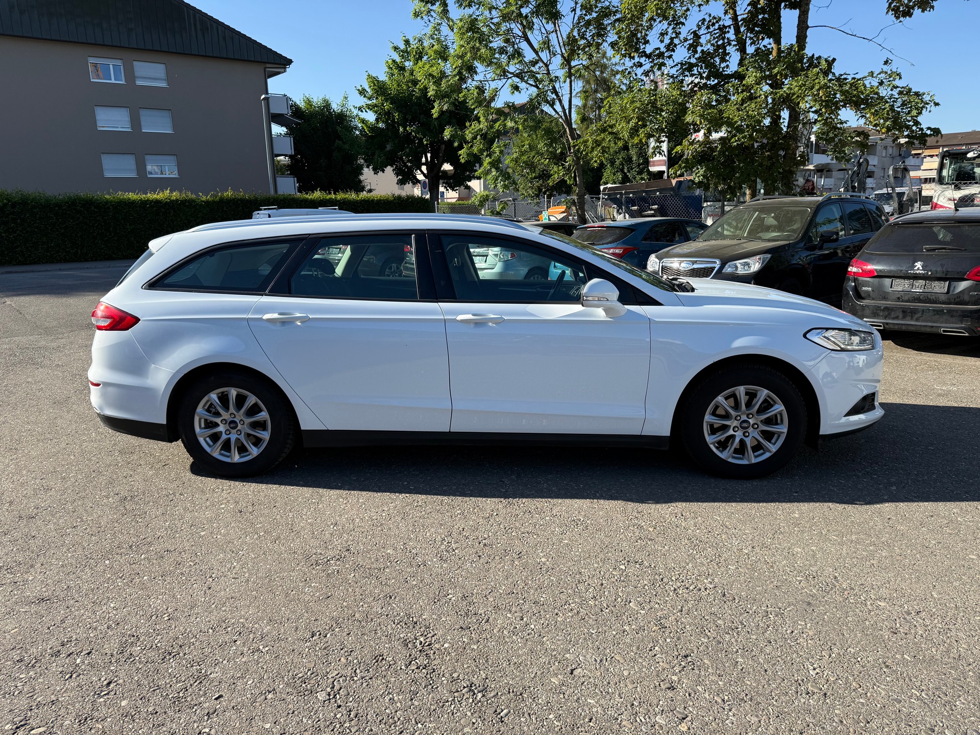 FORD Mondeo 2.0 TDCi Business Plus PowerShift-showroom-element-2