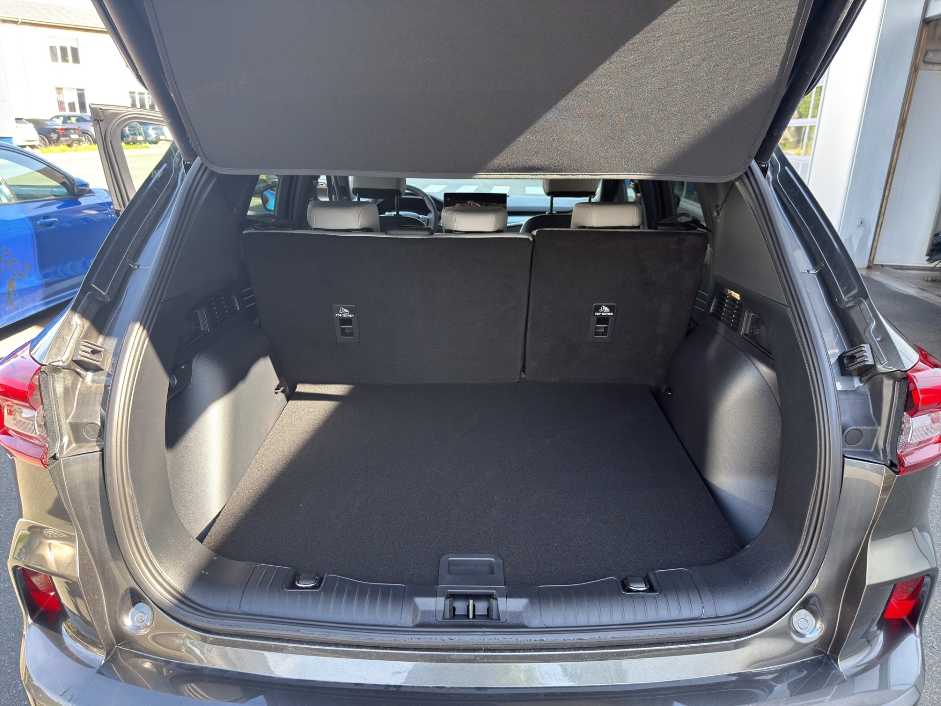 FORD Kuga 2.5 Hybrid Sound Edition 4x4-image-13