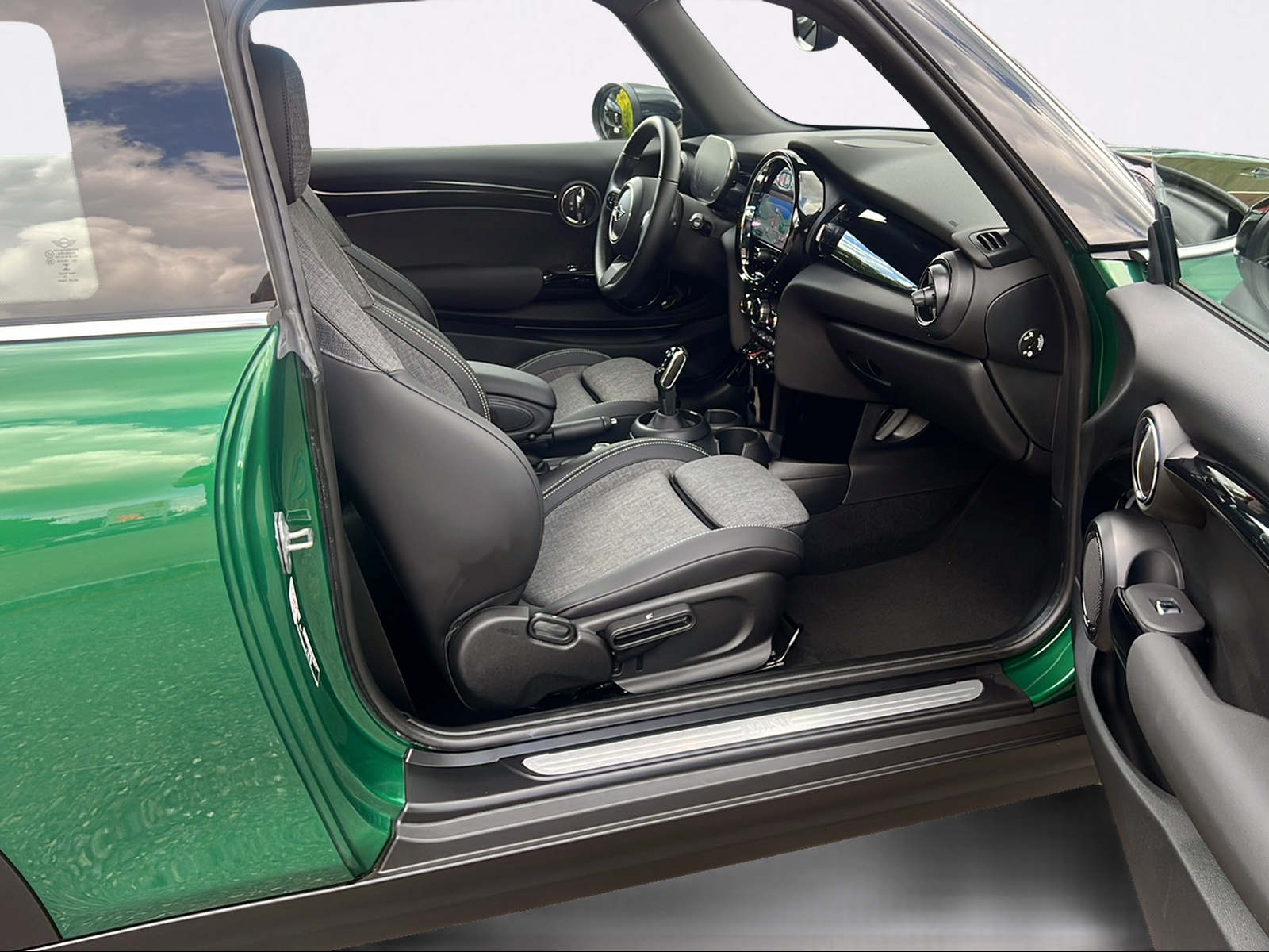 MINI Cooper Camden Edition Steptronic DKG-image-13