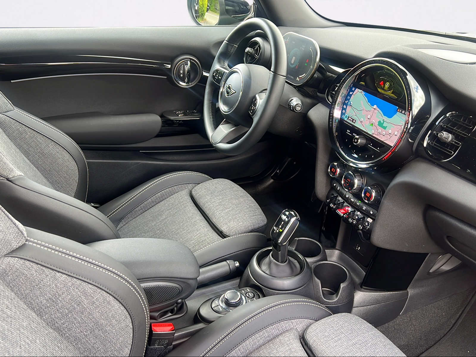 MINI Cooper Camden Edition Steptronic DKG-image-2