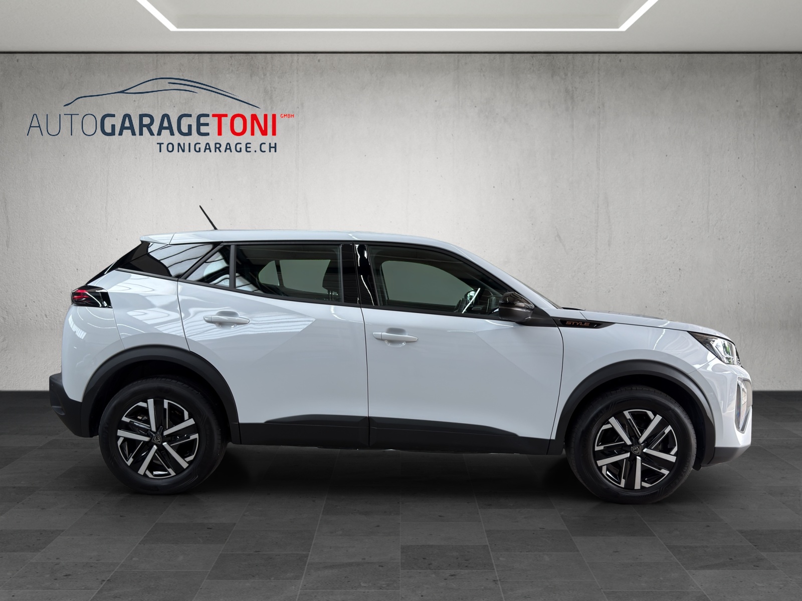 PEUGEOT 2008 1.2 145 MHEV Style-image-4