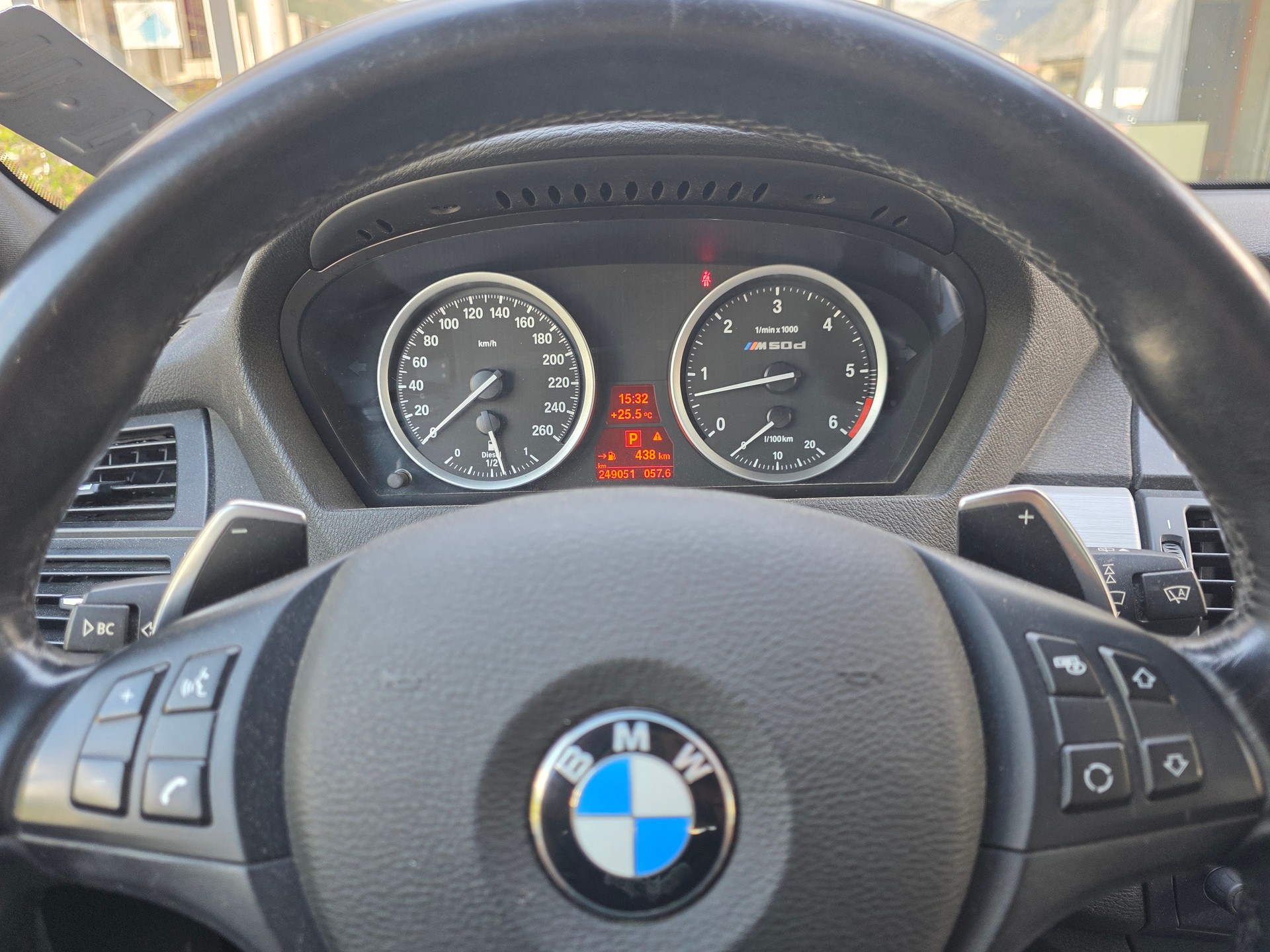 BMW X5 xDrive M50d Steptronic-image-11