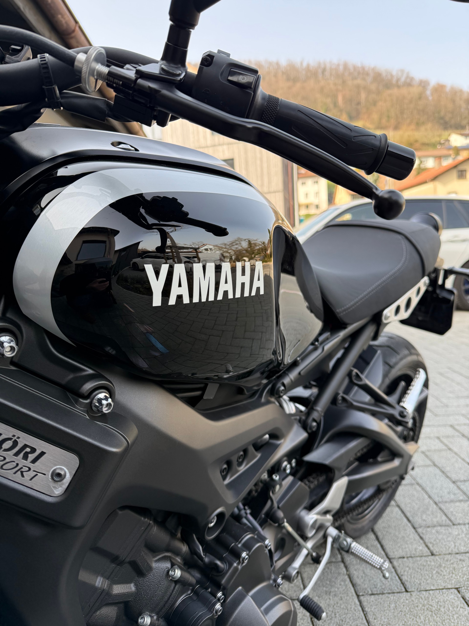YAMAHA XSR 900-image-1