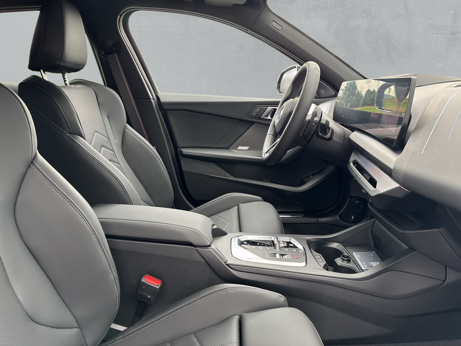 BMW 123 xDrive M Sport Pro Steptronic-image-13