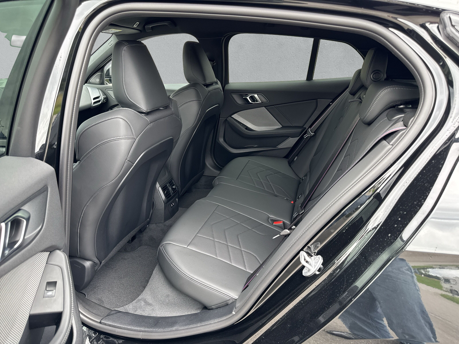 BMW 123 xDrive M Sport Pro Steptronic-image-15