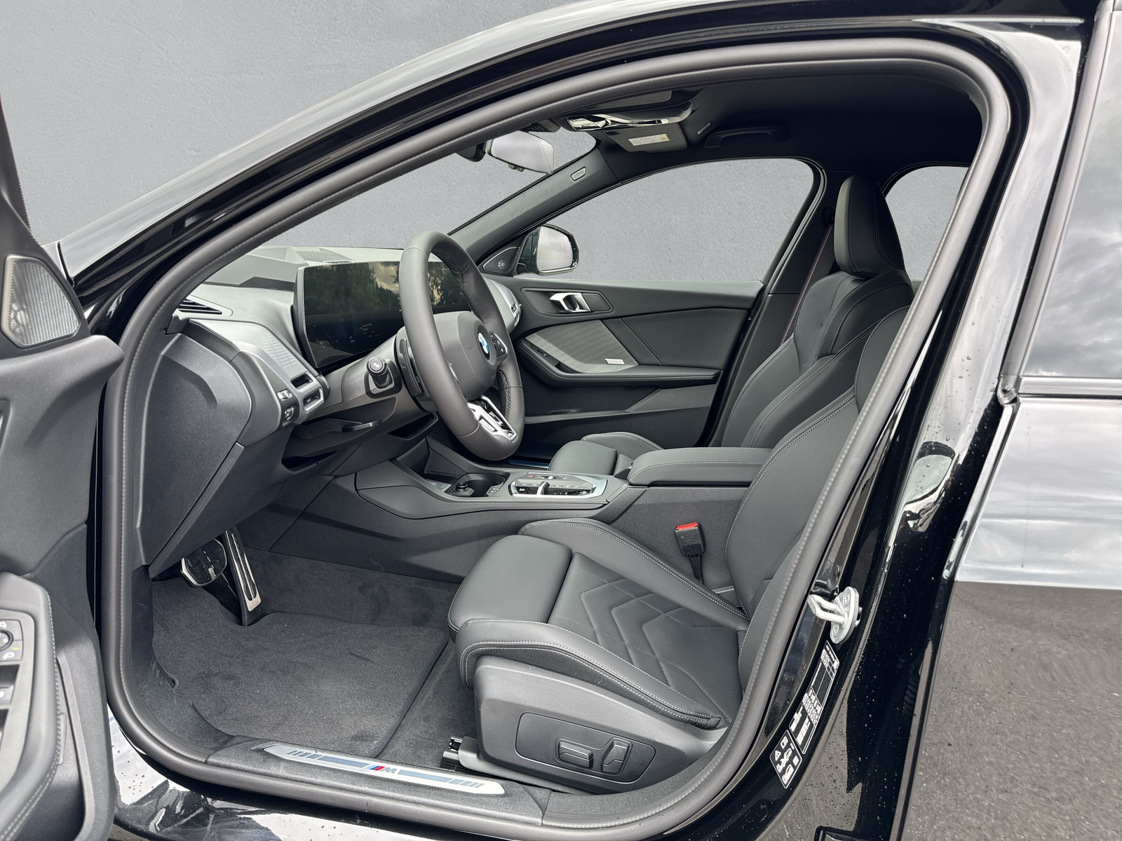 BMW 123 xDrive M Sport Pro Steptronic-image-11