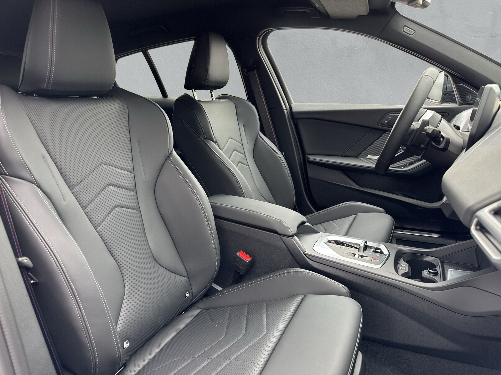 BMW 123 xDrive M Sport Pro Steptronic-image-12