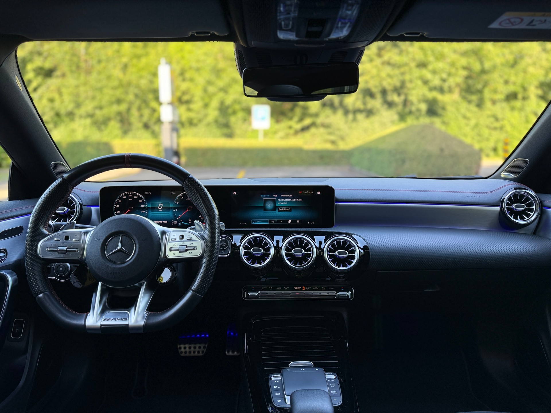 MERCEDES-BENZ CLA 35 AMG 4matic-image-4