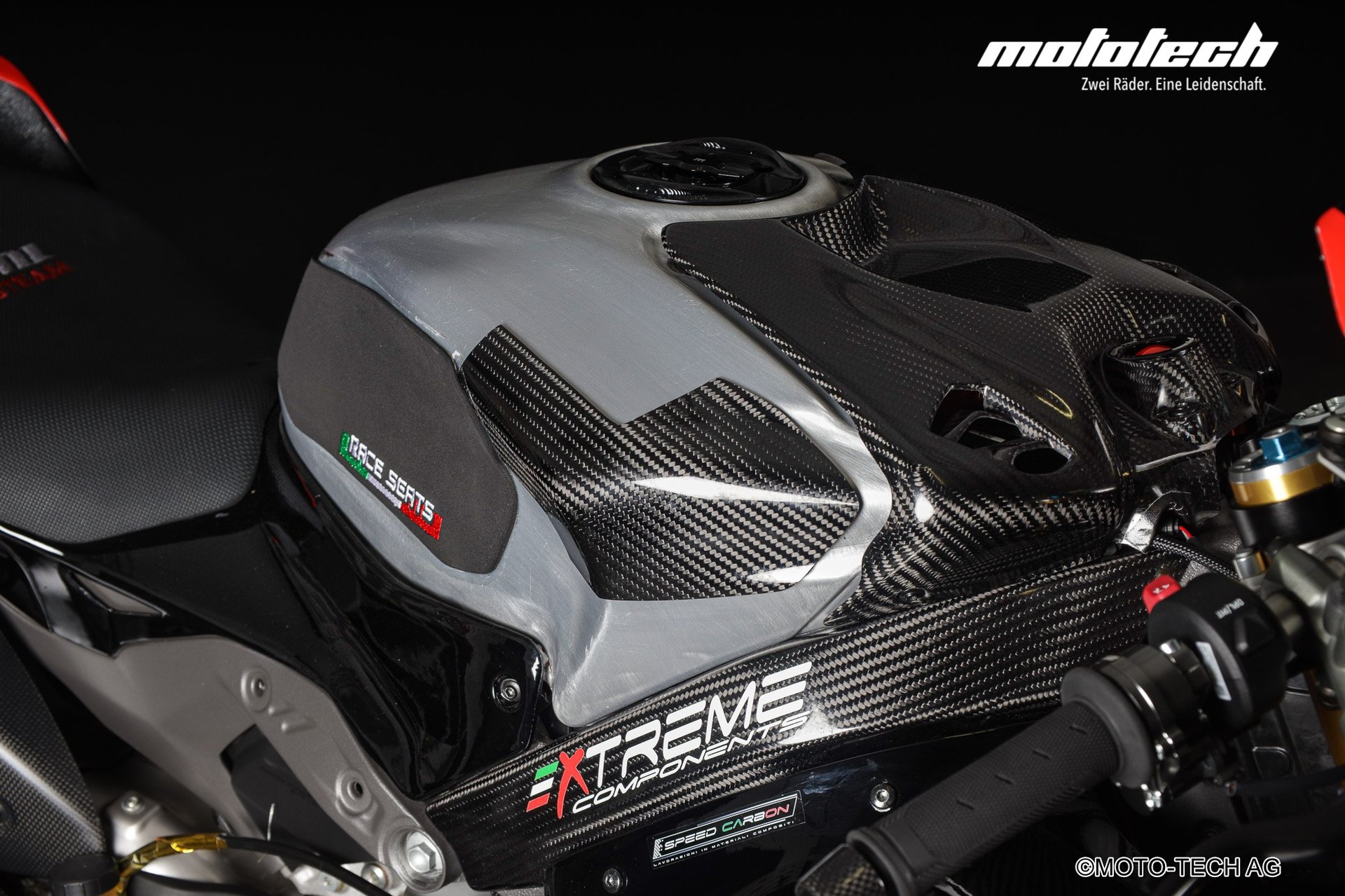 DUCATI Panigale V4 RACEBIKE-image-8