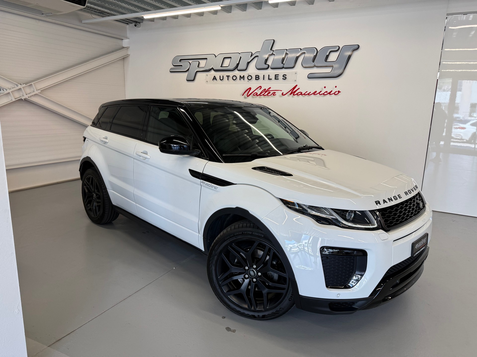 LAND ROVER Range Rover Evoque 2.0 TD4 HSE Dynamic-showroom-element-1