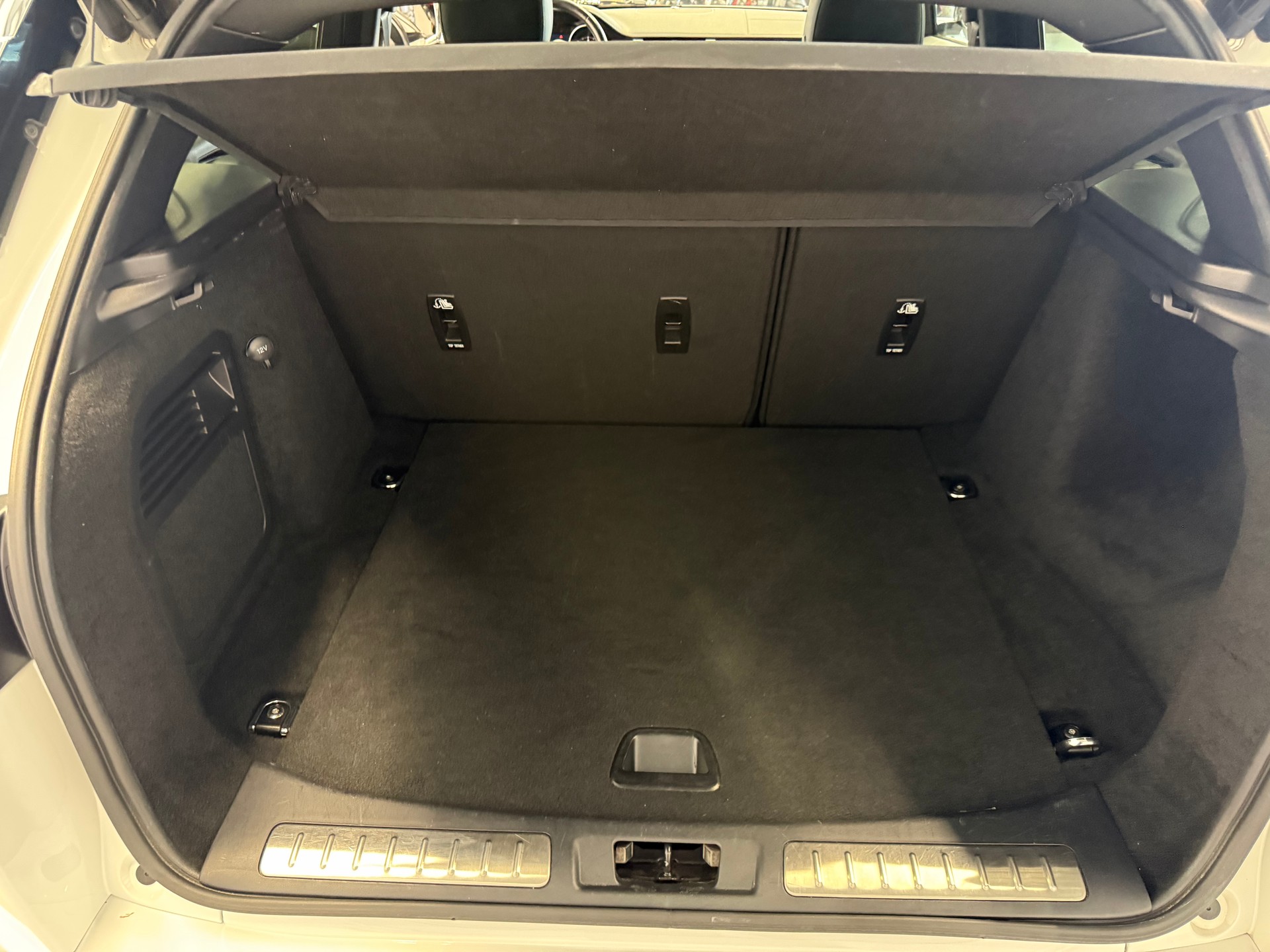 LAND ROVER Range Rover Evoque 2.0 TD4 HSE Dynamic-image-21
