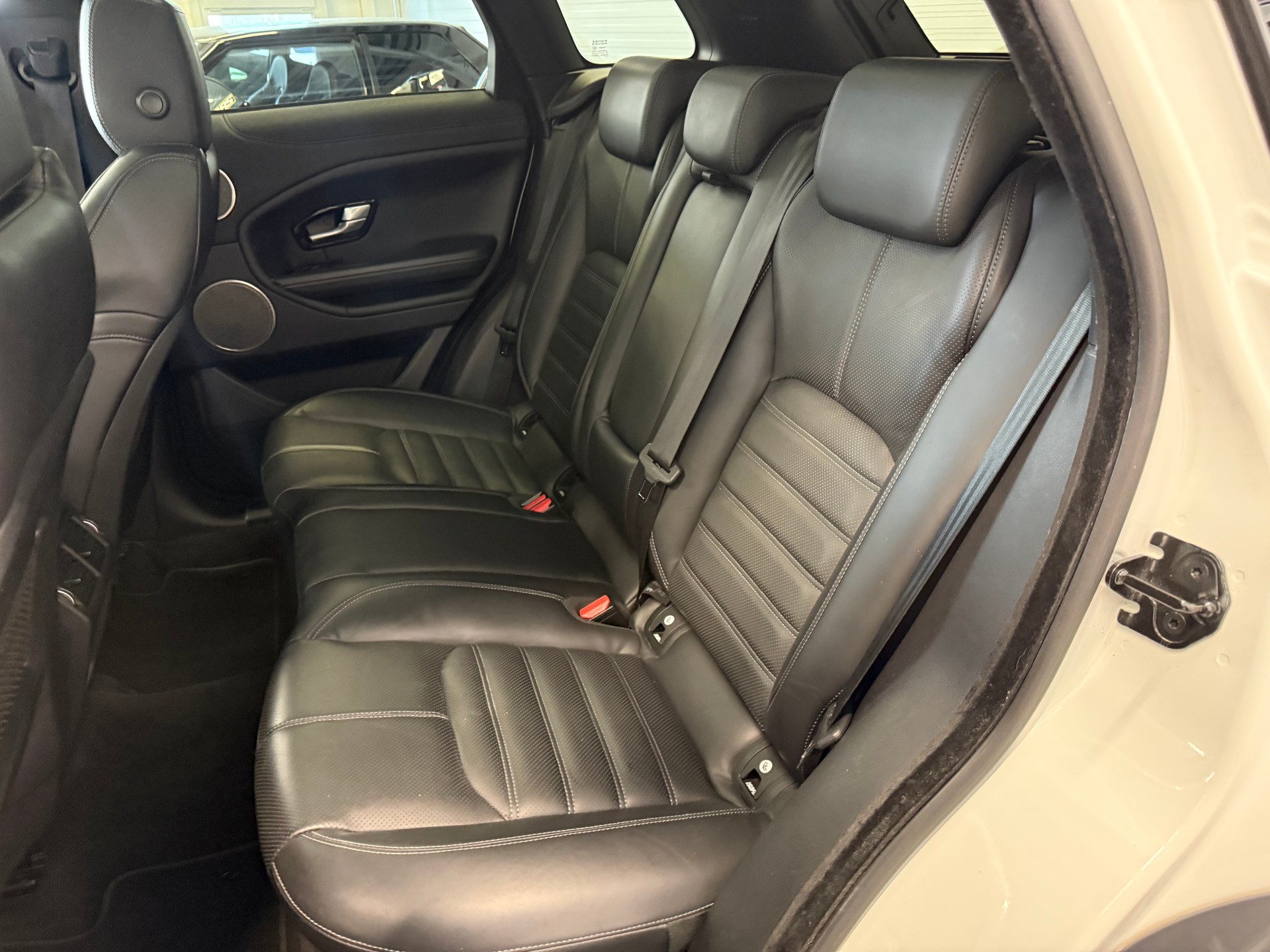 LAND ROVER Range Rover Evoque 2.0 TD4 HSE Dynamic-image-12