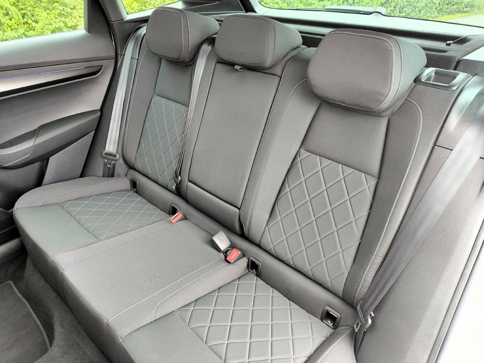 SKODA Karoq 2.0 TSI SportLine 4x4 DSG-image-6