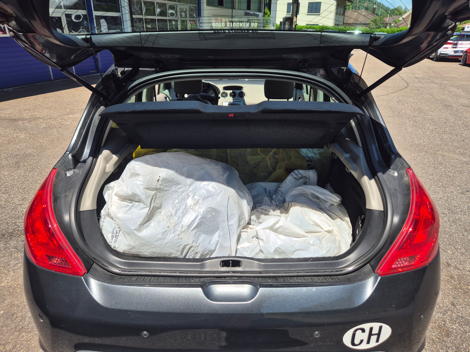 PEUGEOT 308 1.6 16V T XSI Automatic-image-24