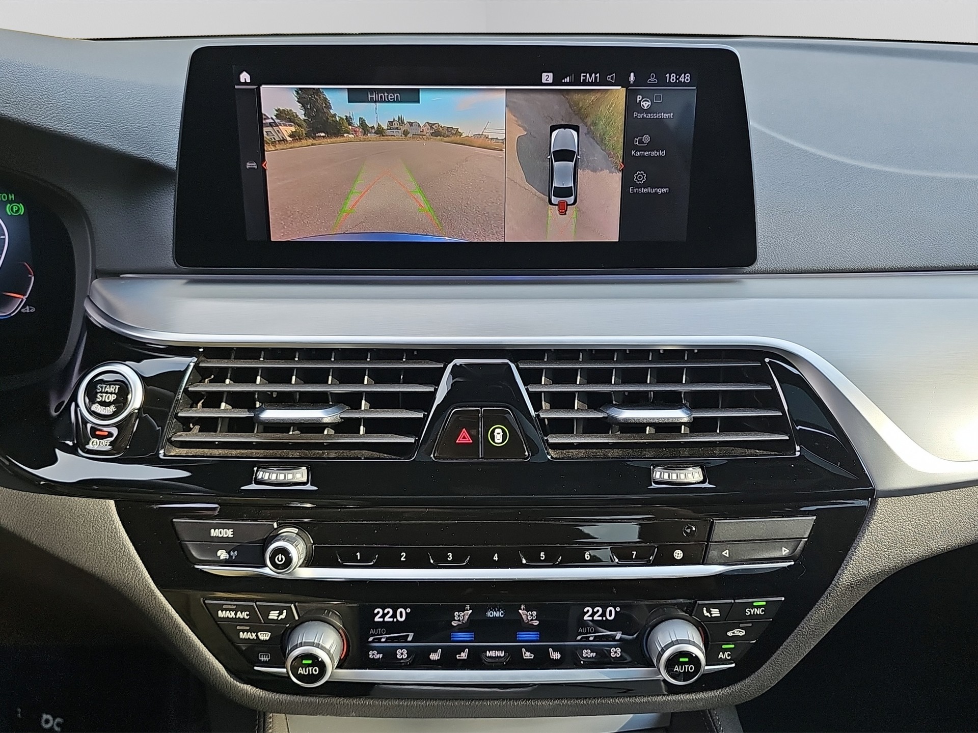BMW M550i xDrive Steptronic-image-15