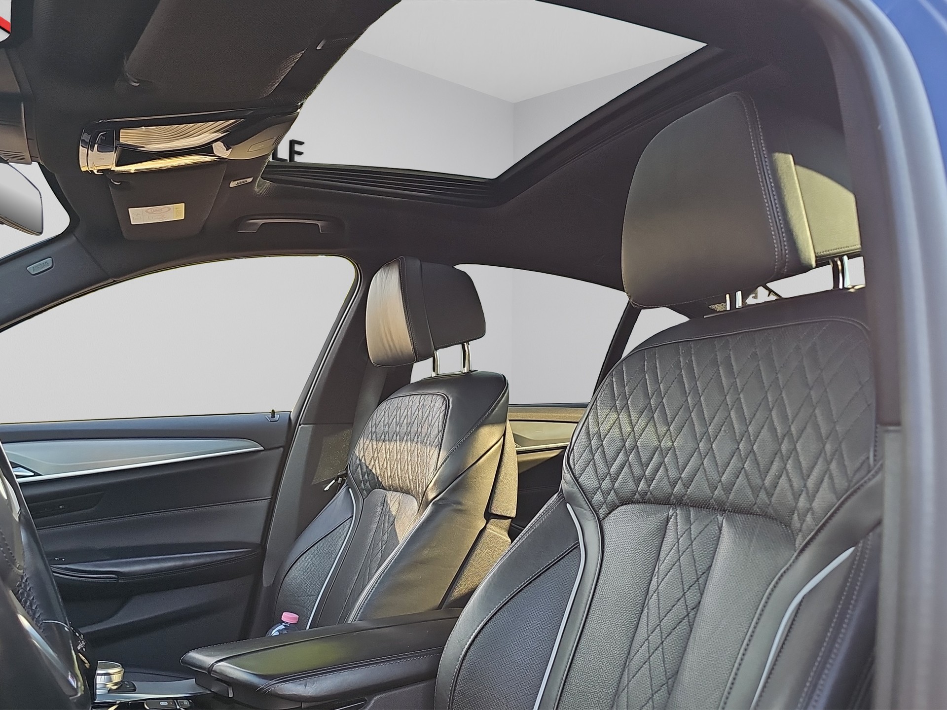 BMW M550i xDrive Steptronic-image-10