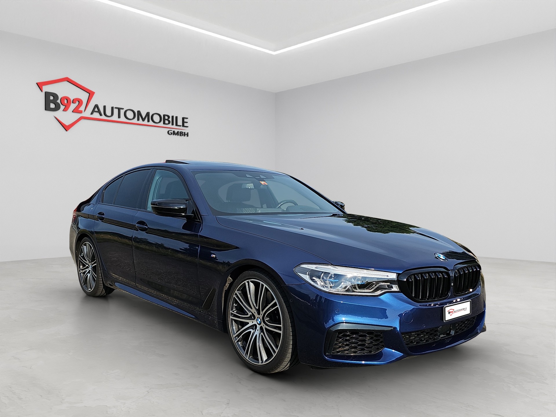 BMW M550i xDrive Steptronic-image-6