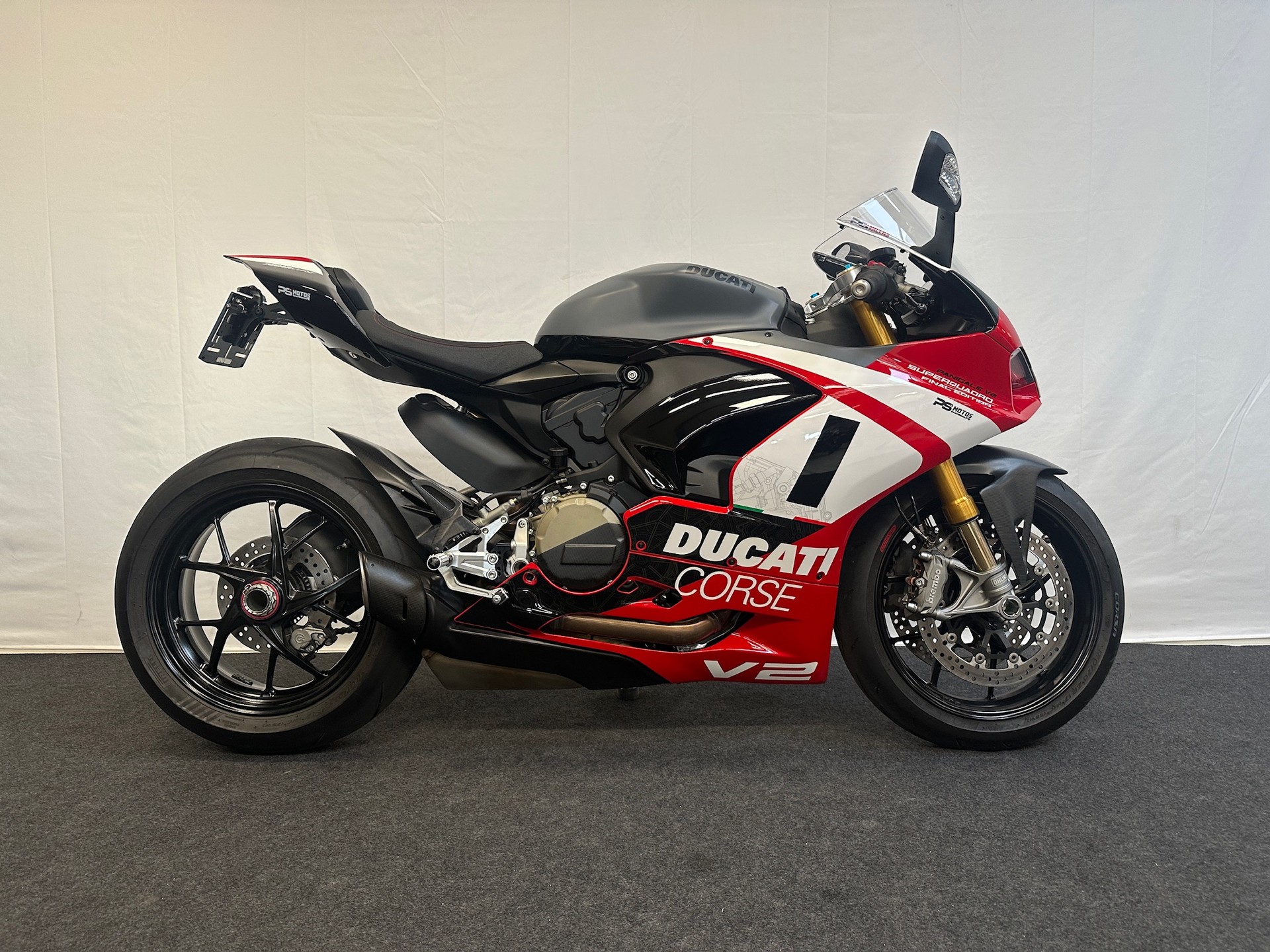 DUCATI Panigale V2 Superquadro Final Edition-image-1