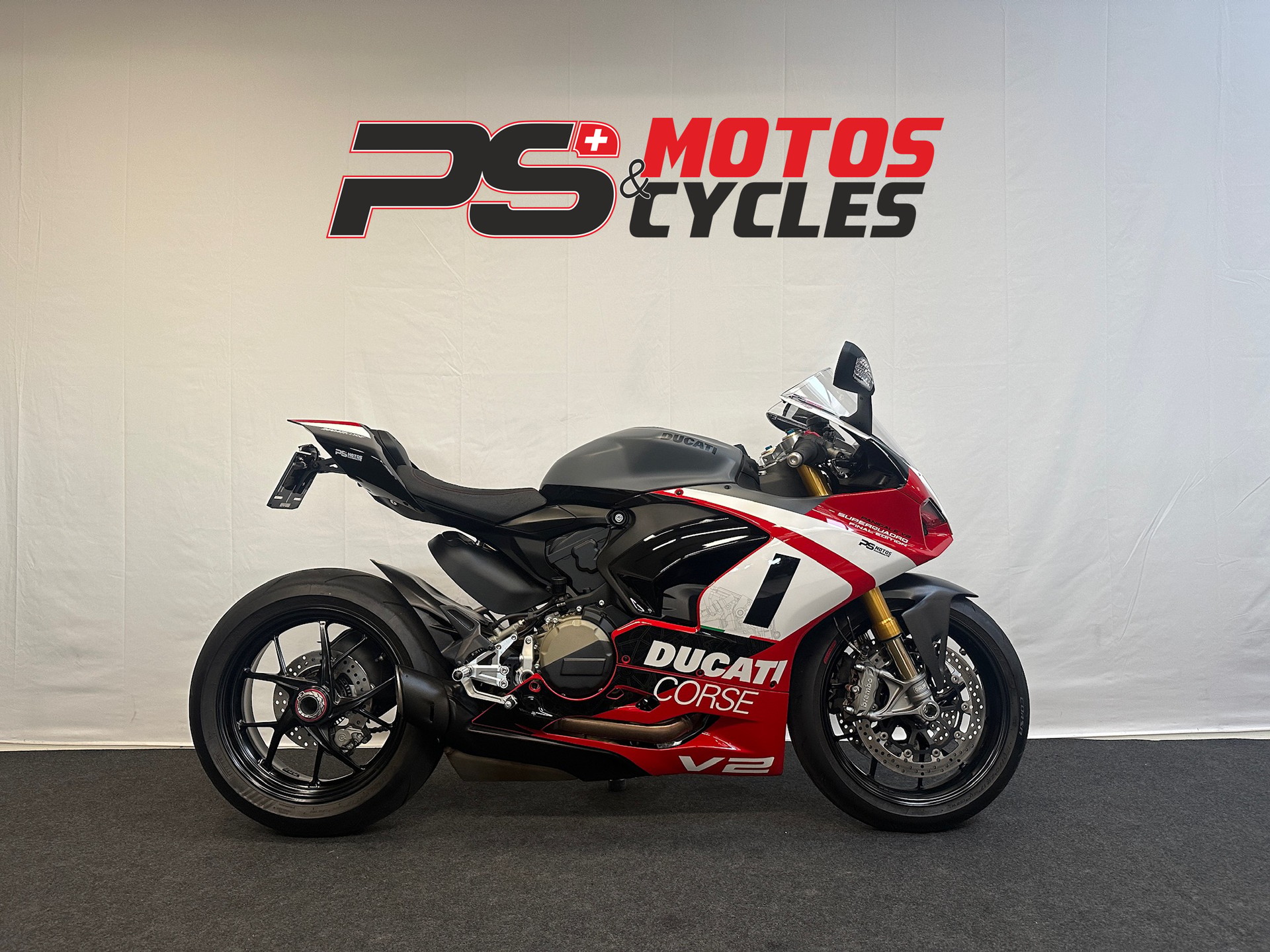 DUCATI Panigale V2 Superquadro Final Edition-image-0