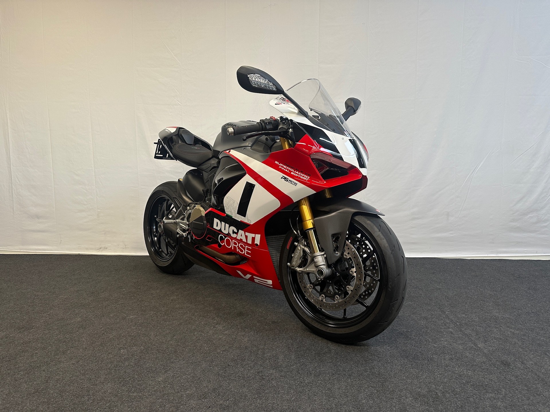 DUCATI Panigale V2 Superquadro Final Edition-image-2