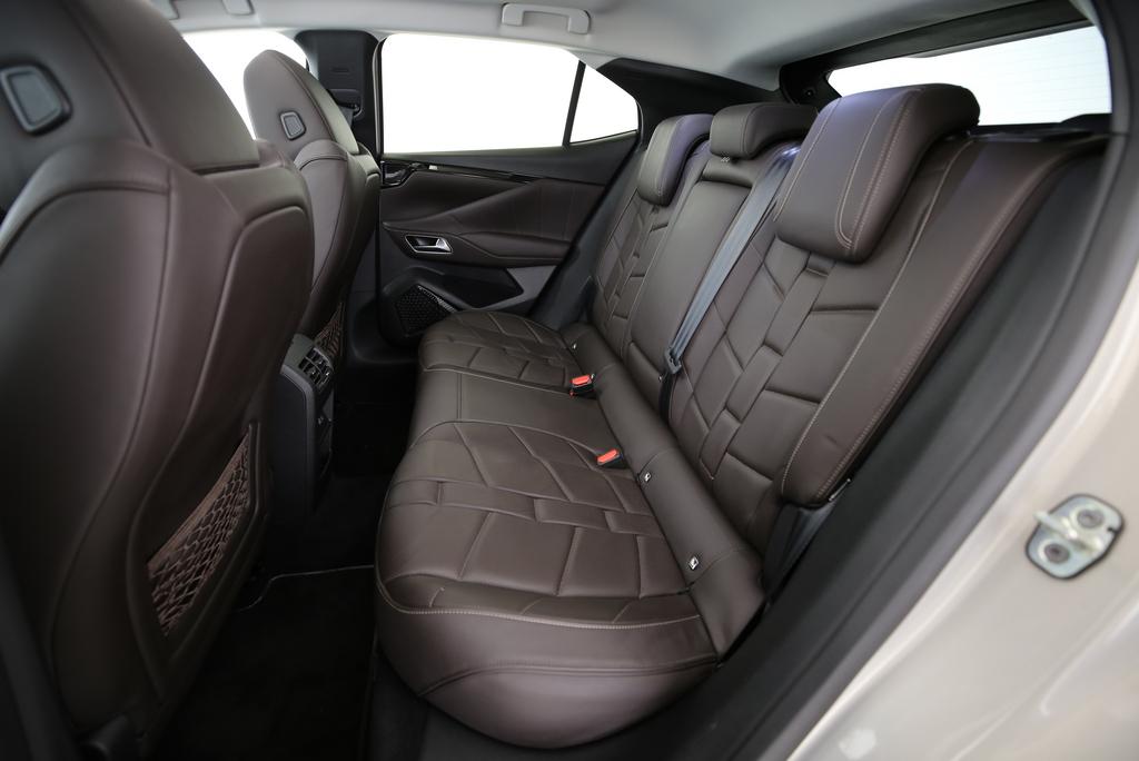 DS AUTOMOBILES 4 1.6 E-Tense La Première-image-9