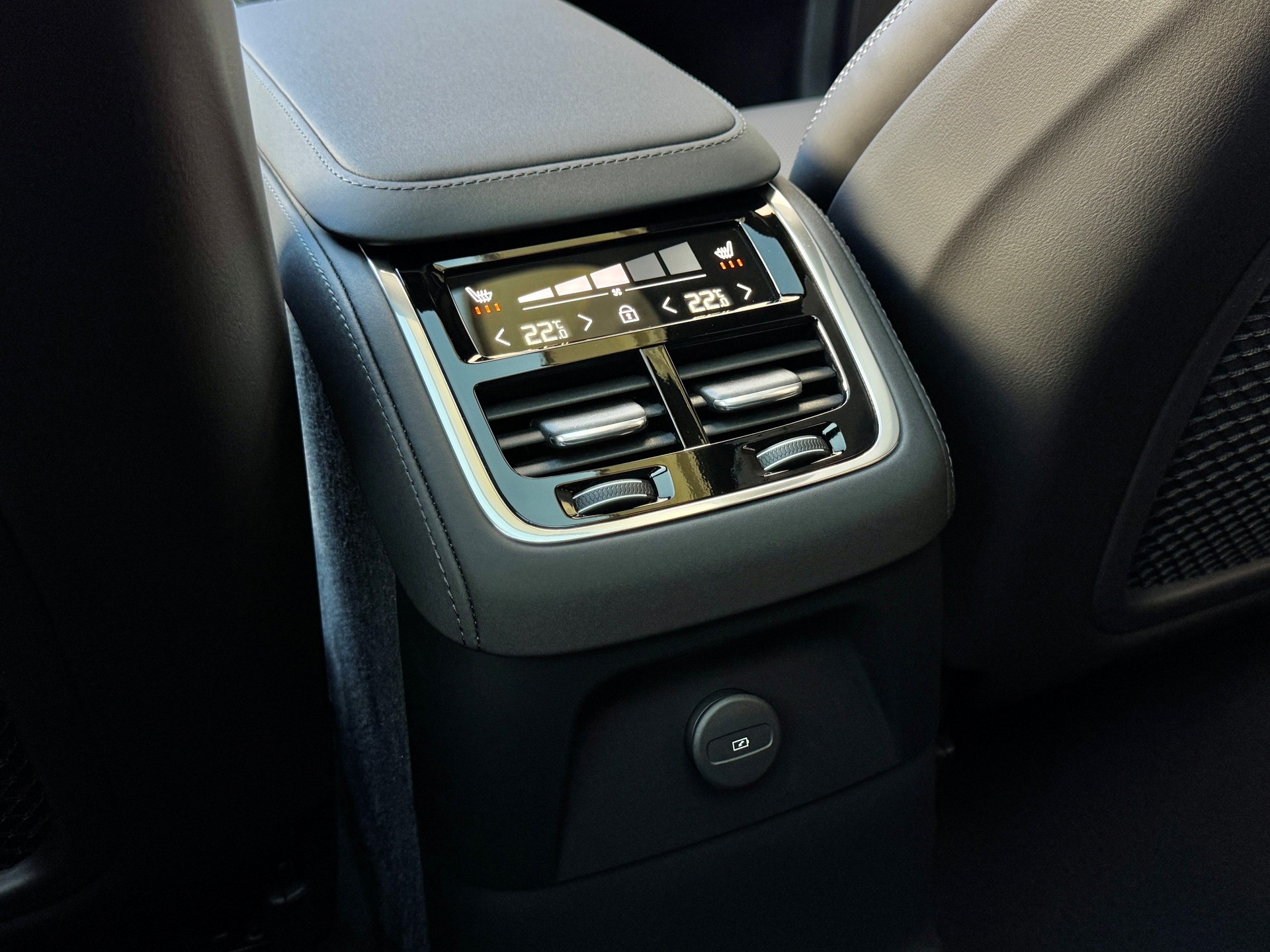 VOLVO XC90 2.0 T8 TE Ultra Dark eAWD-image-21