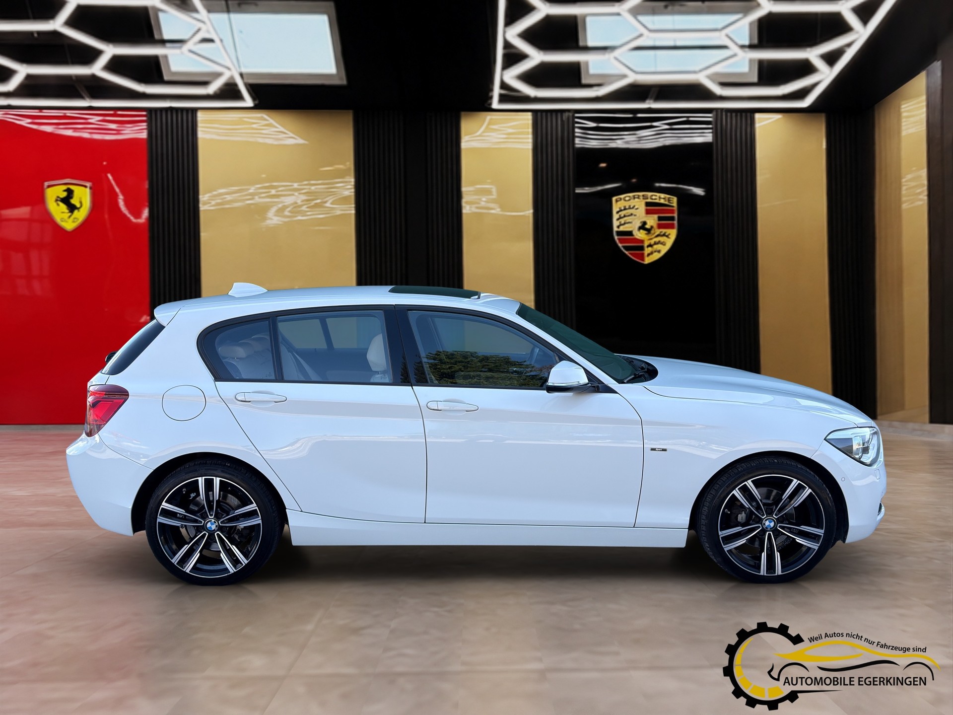 BMW 120d xDrive Sport Line-showroom-element-3