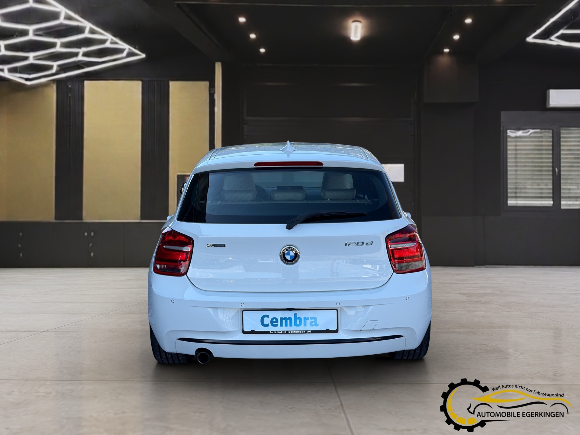 BMW 120d xDrive Sport Line-image-5