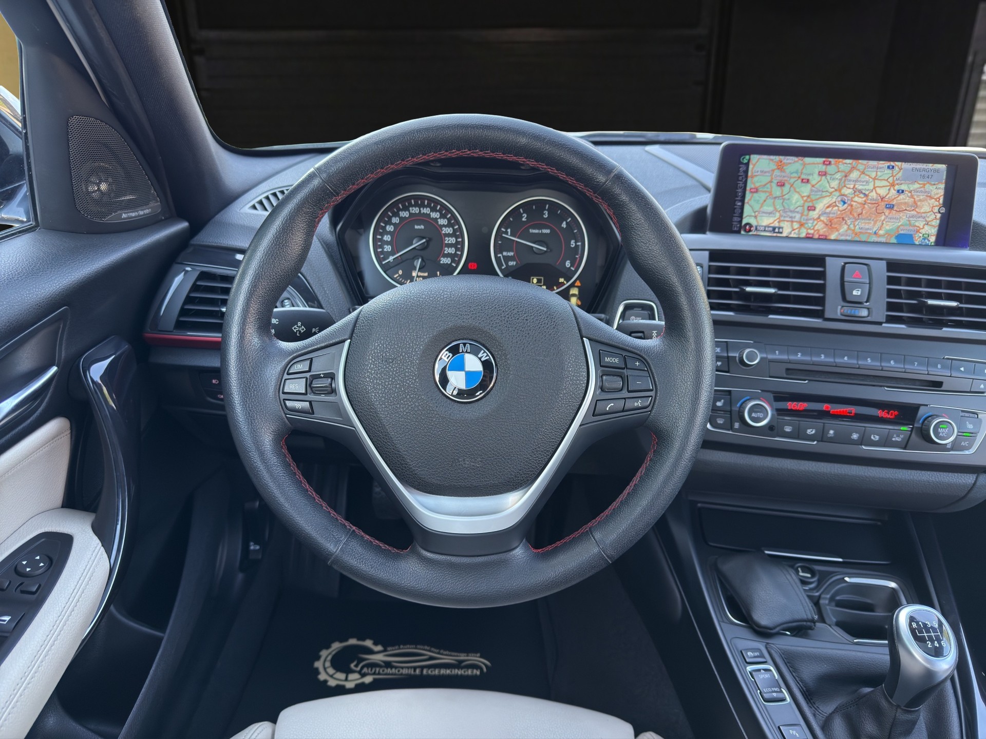 BMW 120d xDrive Sport Line-image-12