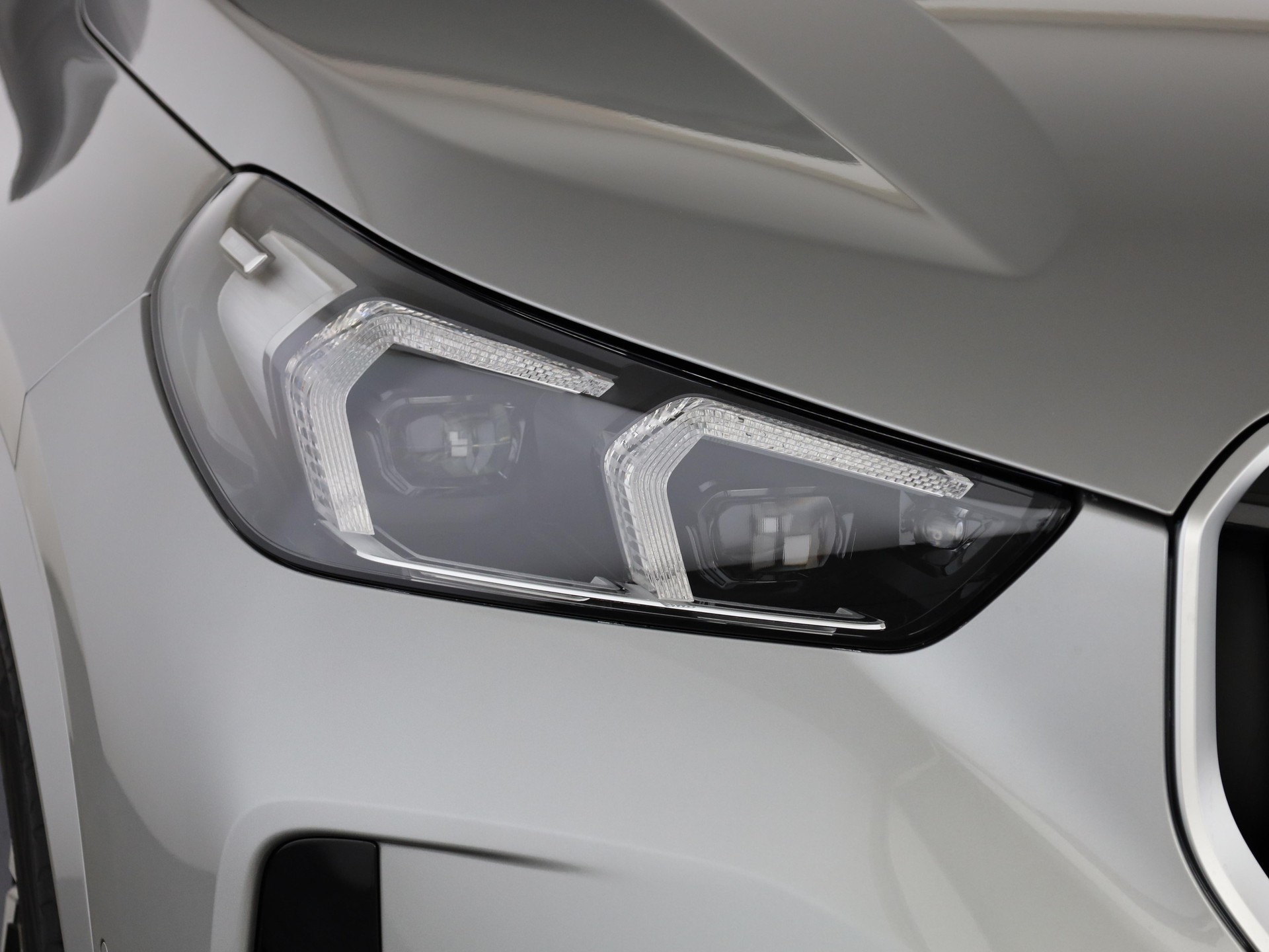 BMW X1 23i xDrive-image-5
