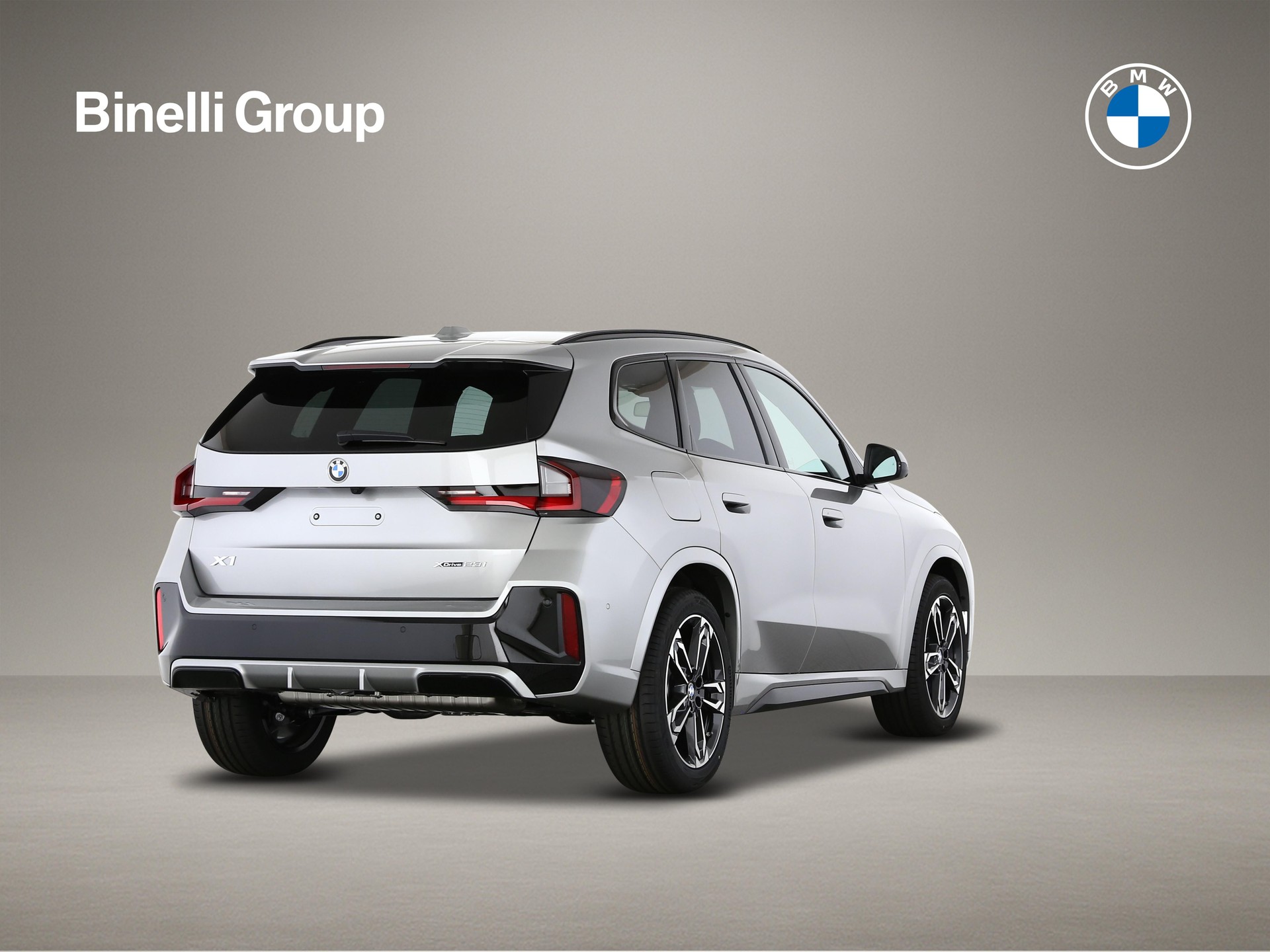 BMW X1 23i xDrive-showroom-element-1