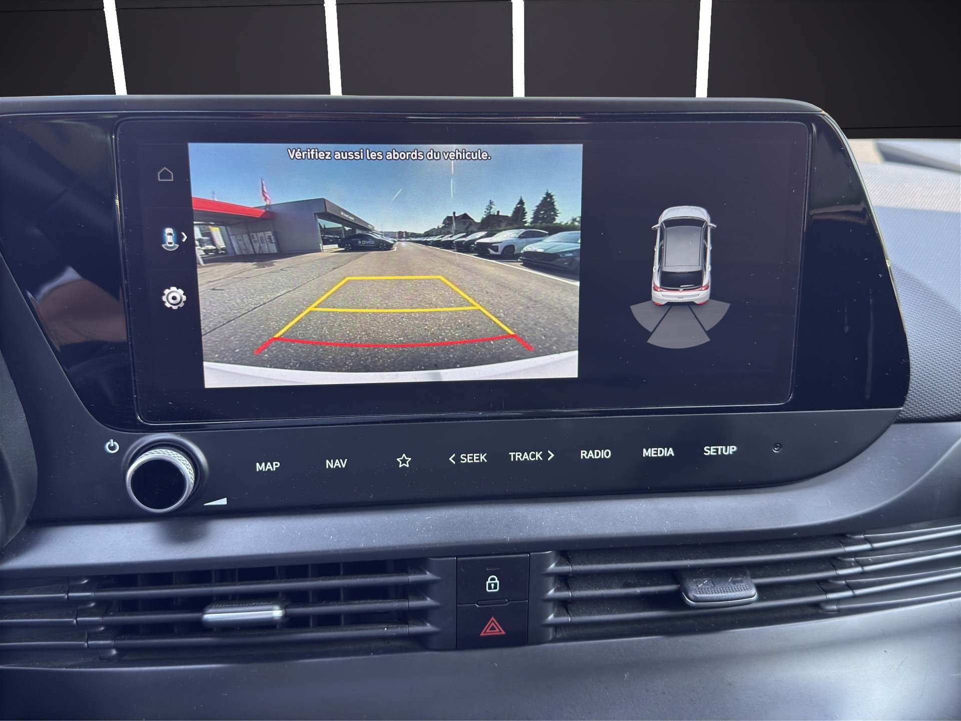 HYUNDAI i20 1.0 T-GDi Amplia-image-10