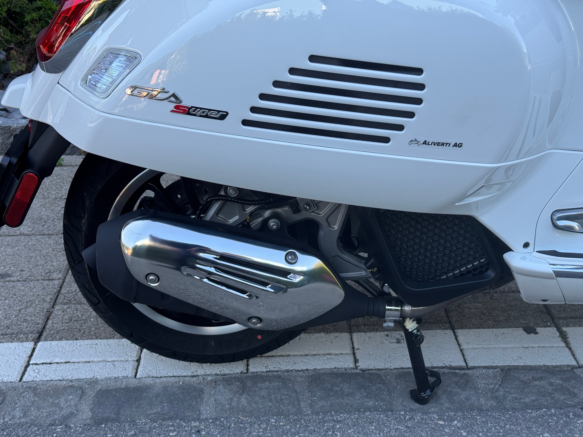 PIAGGIO Vespa GTS 125 Super RST Euro 5+-image-8