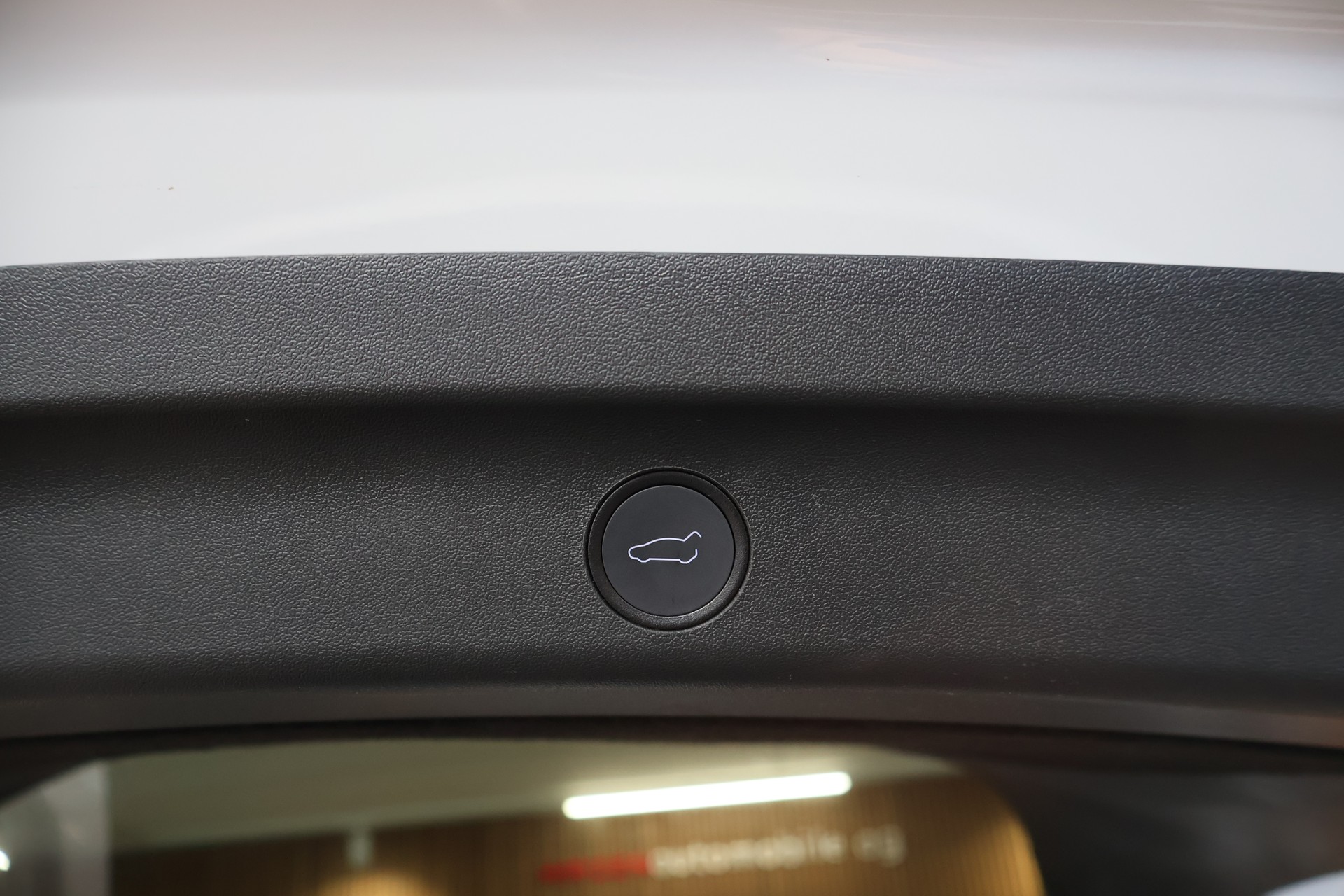 TESLA Model Y Long Range-image-13