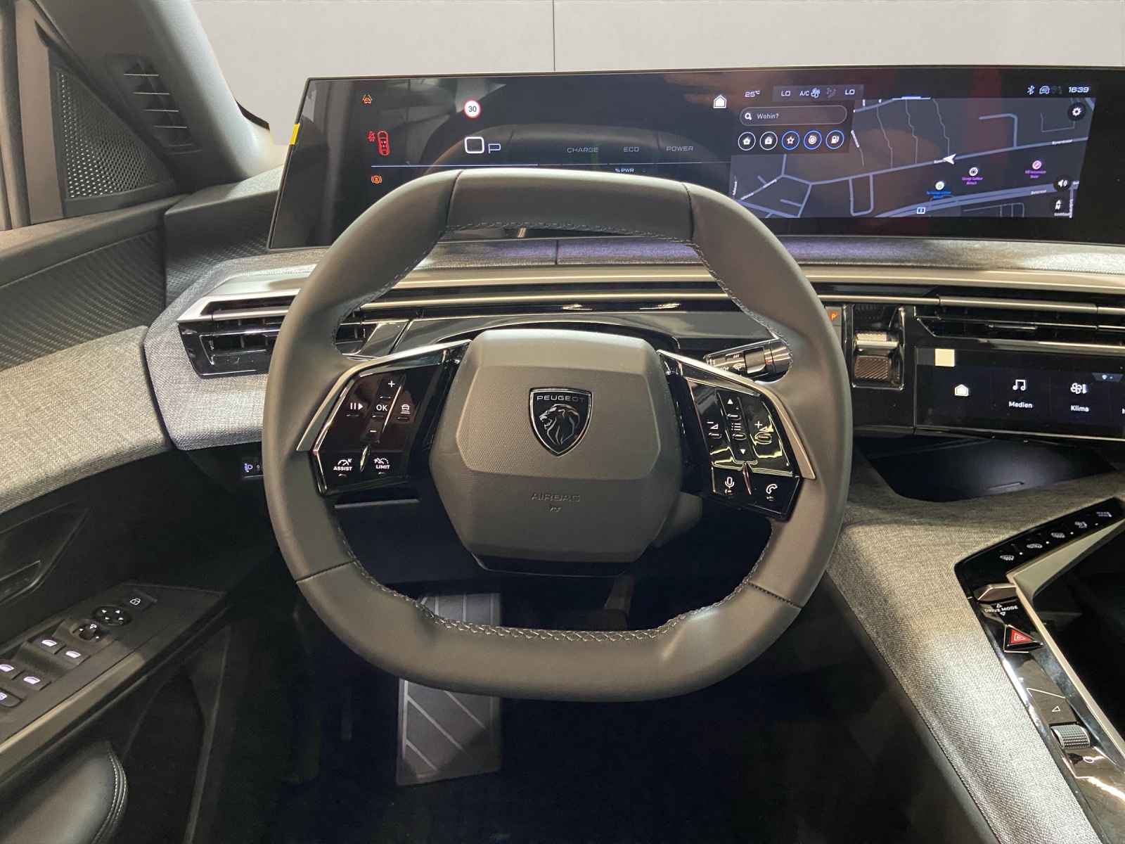 PEUGEOT 3008 1.2 Hybrid Allure-image-7