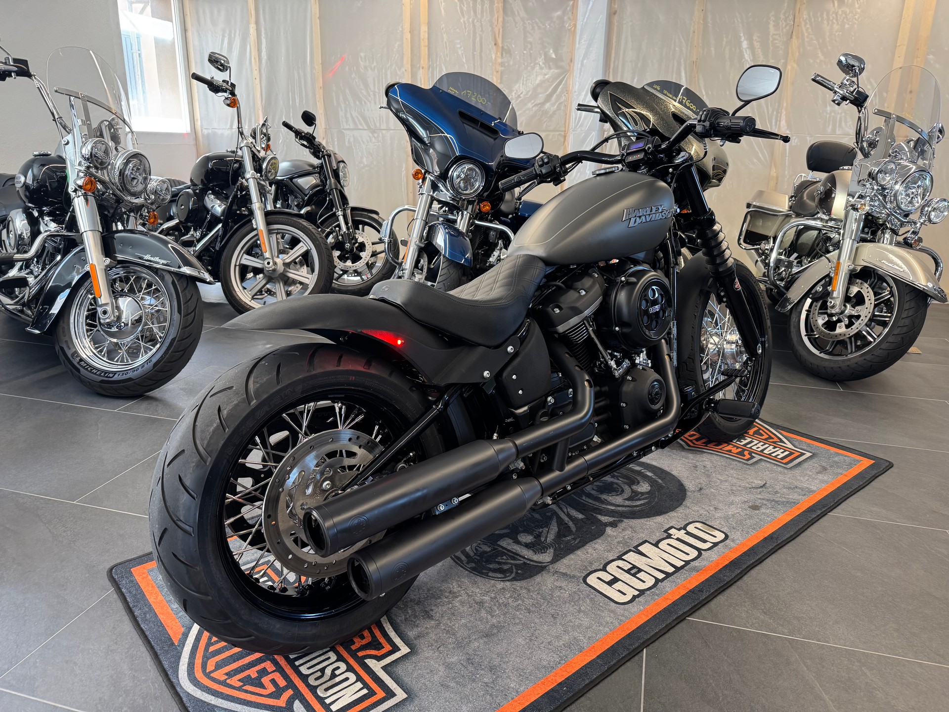 HARLEY-DAVIDSON FXBB Street Bob 107 ABS-image-8
