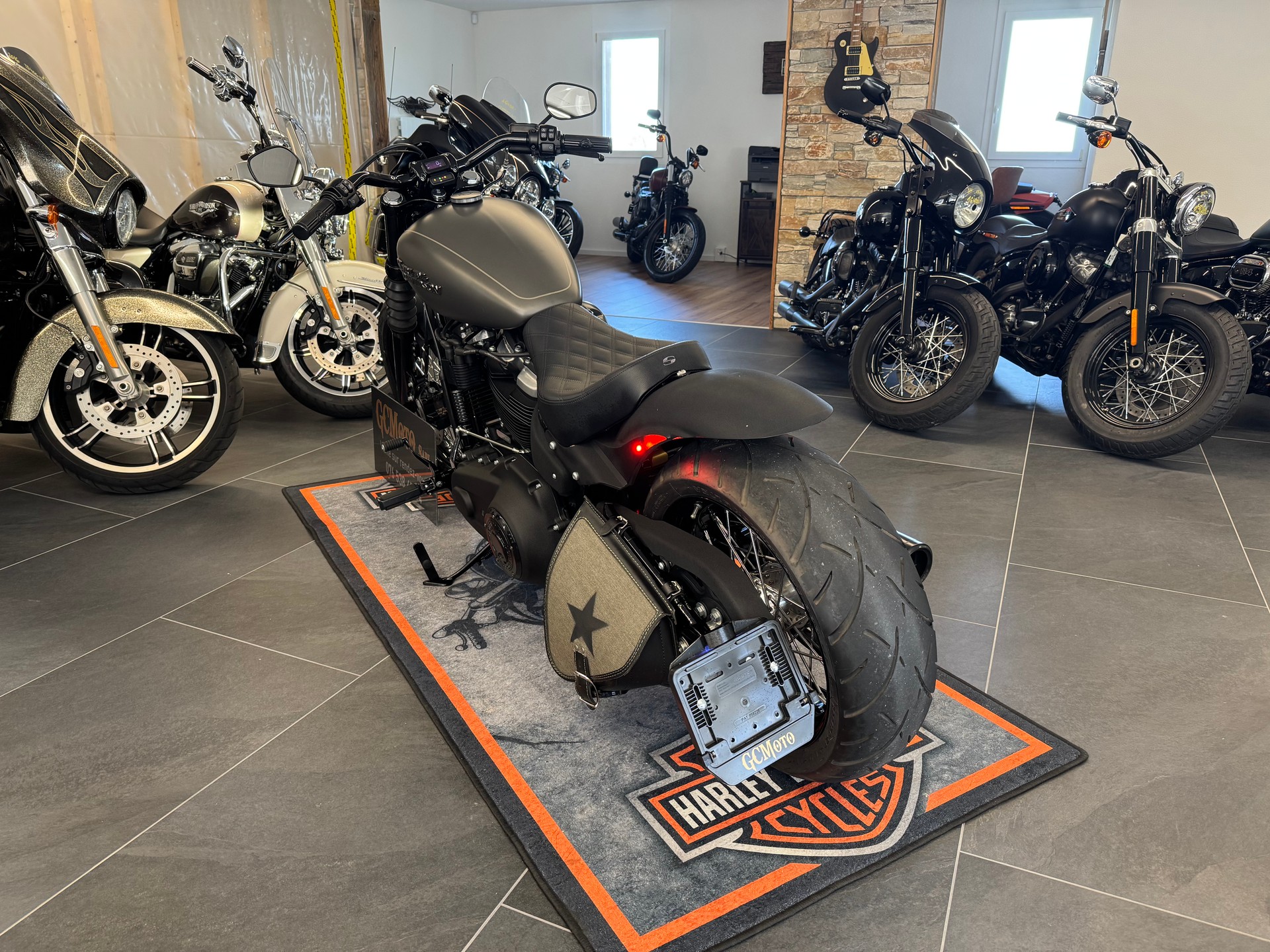 HARLEY-DAVIDSON FXBB Street Bob 107 ABS-image-9