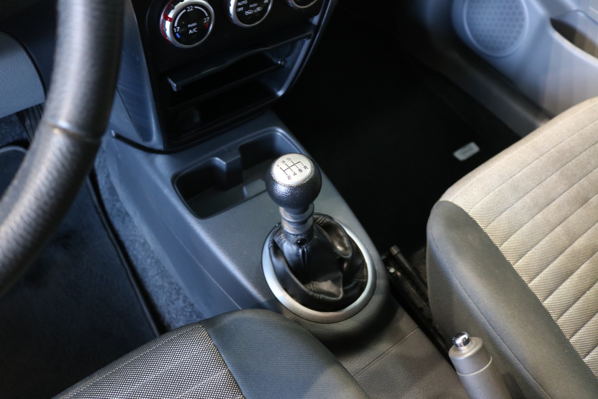 SUZUKI SX4 1.9 TD GL Top 4WD 100TH ANNIVERSARY-image-33