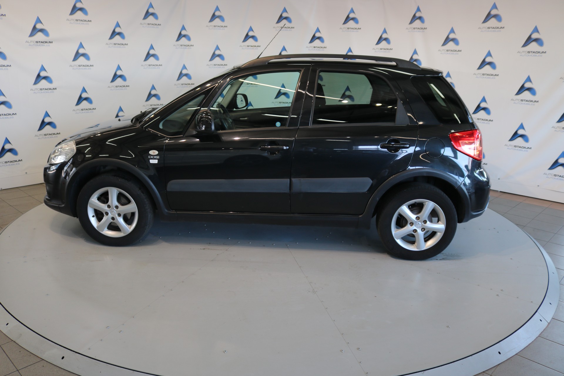 SUZUKI SX4 1.9 TD GL Top 4WD 100TH ANNIVERSARY-image-9