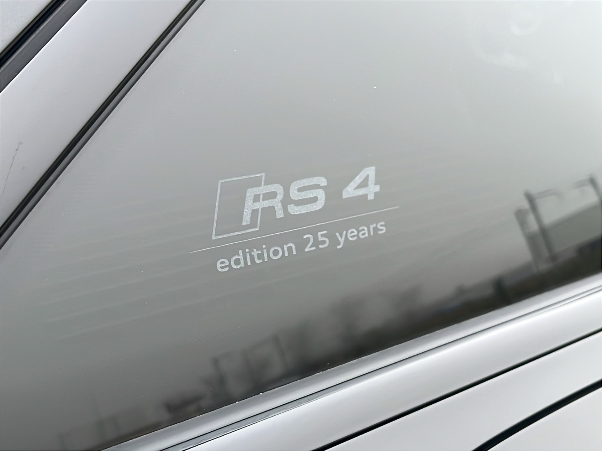 AUDI RS4 Avant 25 year edition quattro tiptronic*Limitiert Nr. 243 von 250 Stück, 470PS, Keramik-Bremsen, Head-up, (5-Jahre Garantie)-image-12