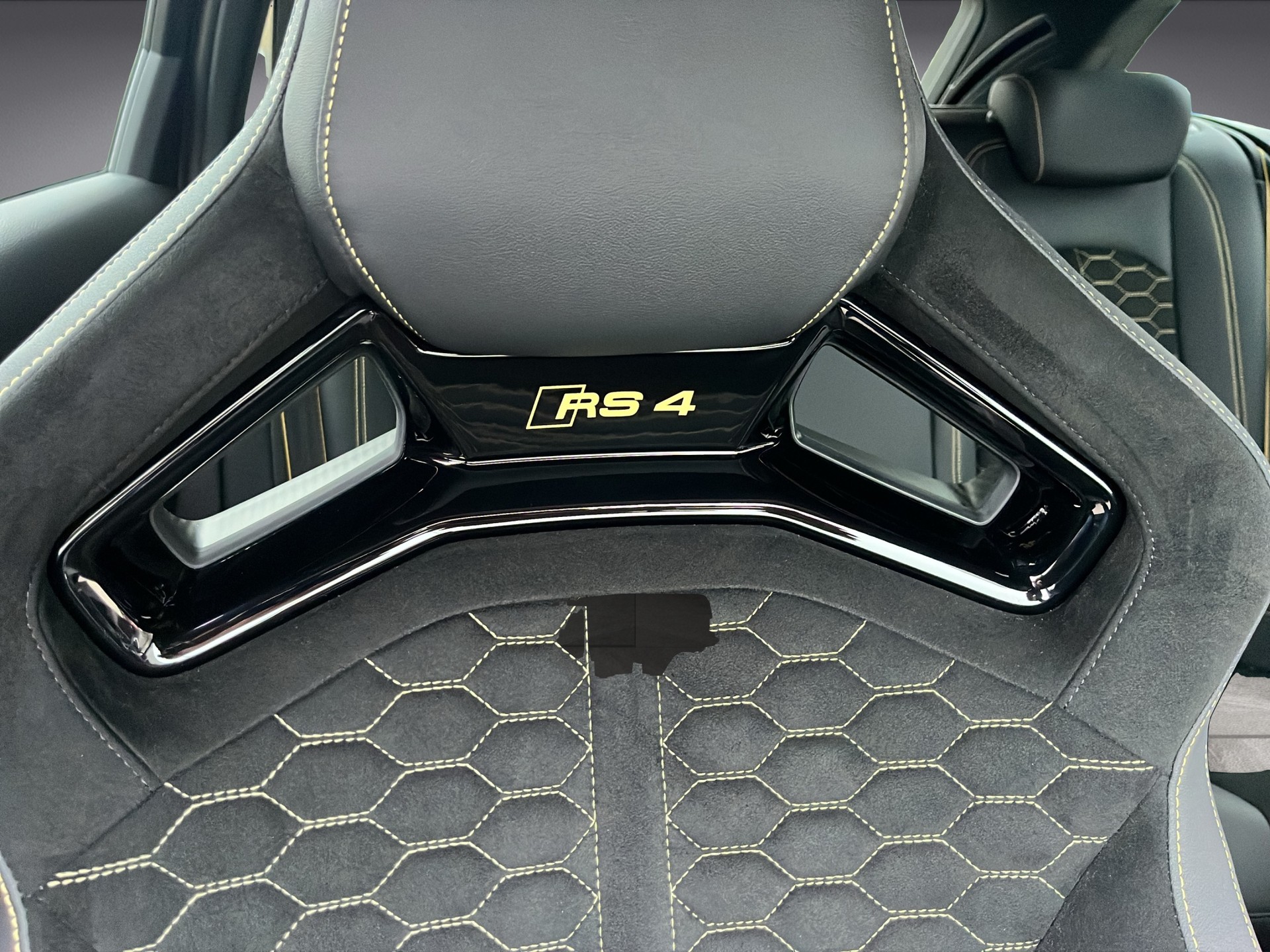 AUDI RS4 Avant 25 year edition quattro tiptronic*Limitiert Nr. 243 von 250 Stück, 470PS, Keramik-Bremsen, Head-up, (5-Jahre Garantie)-image-22
