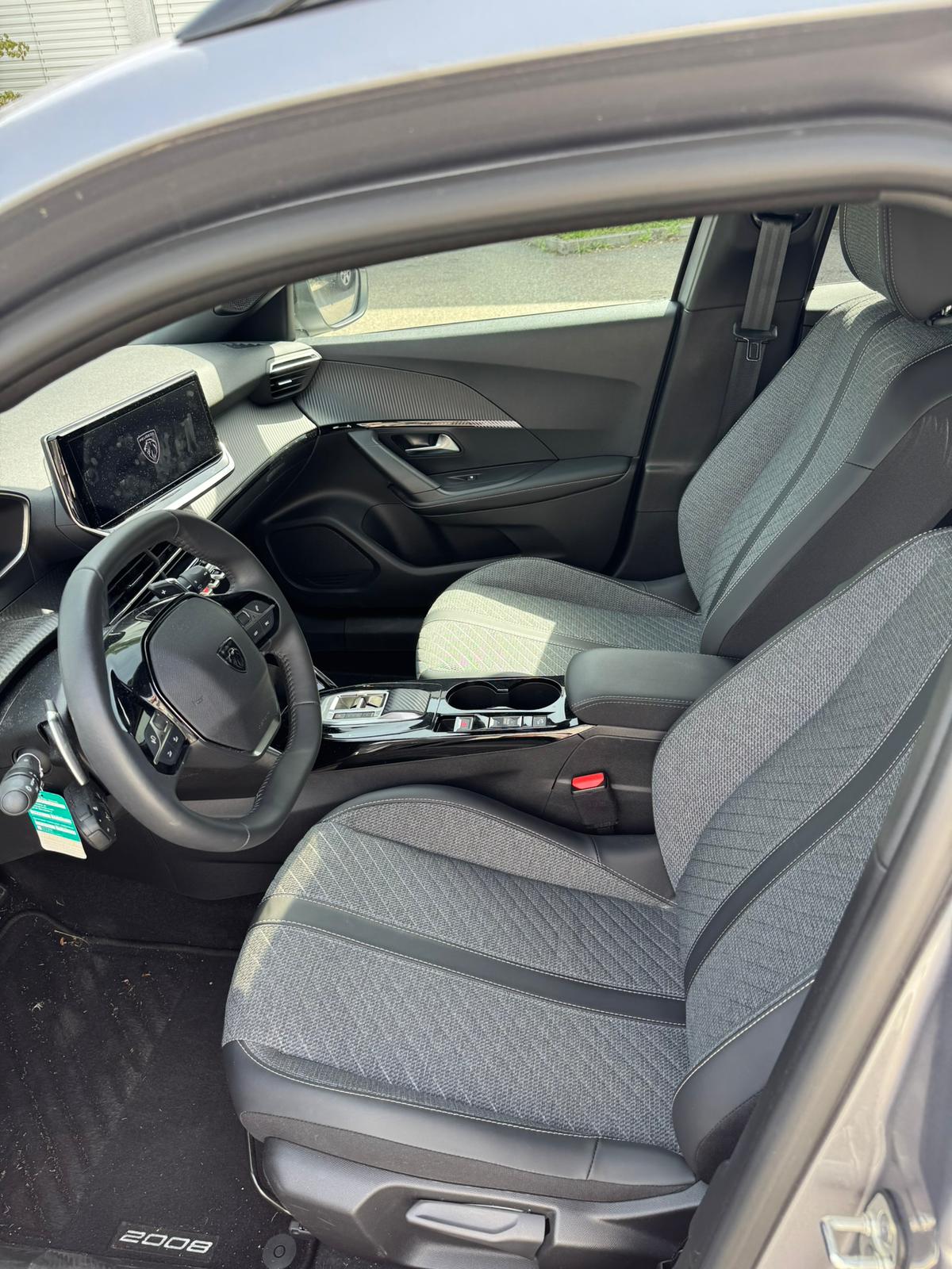 PEUGEOT 1.2 PureTech 130 Allure-image-4