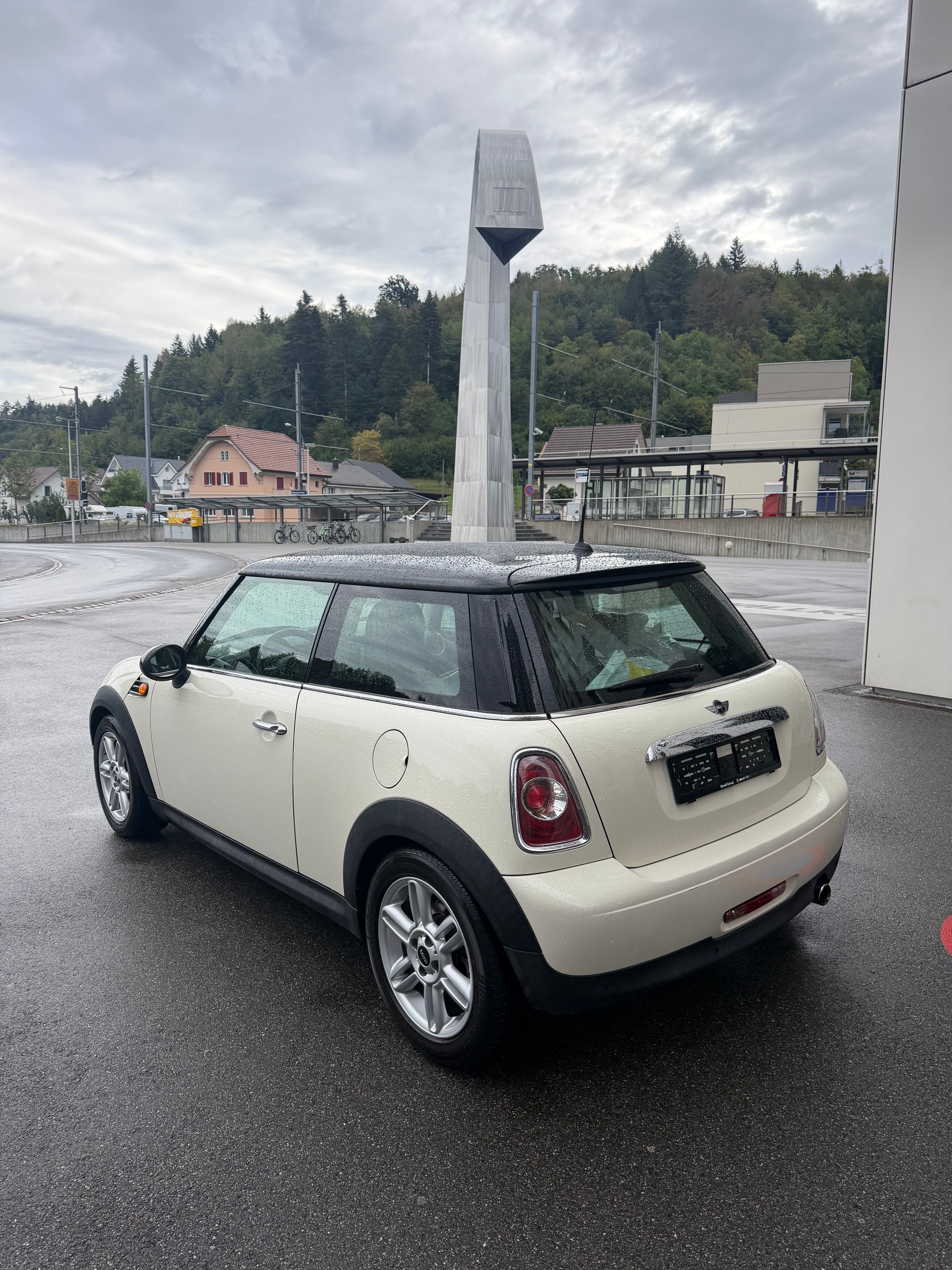 MINI Cooper-showroom-element-3